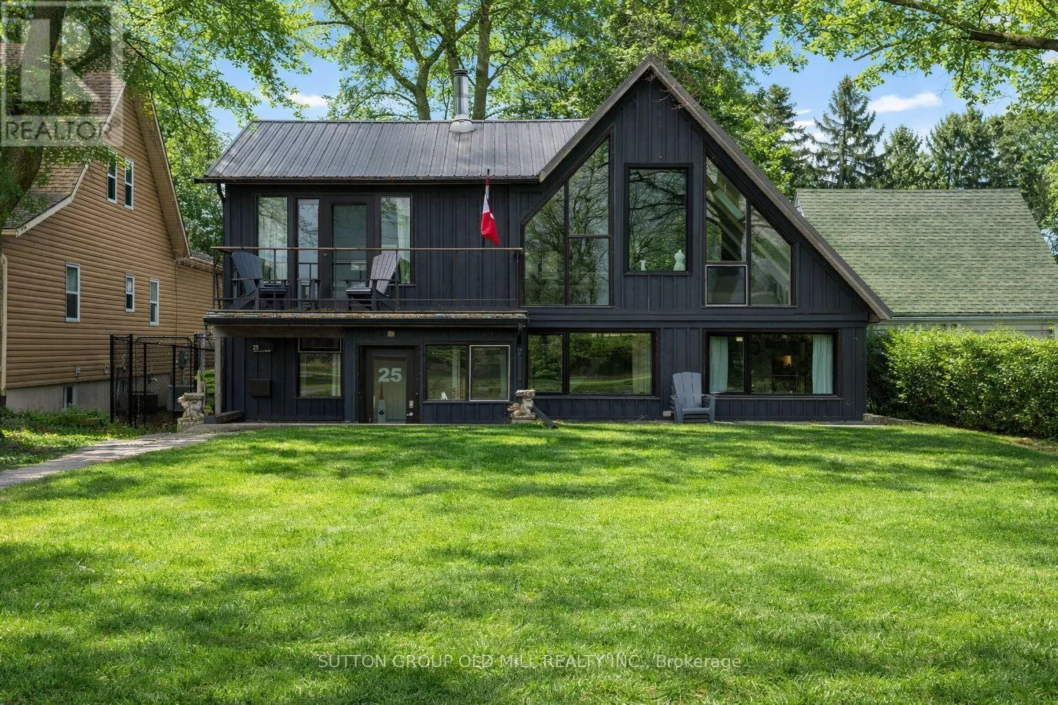 25 LAKESHORE ROAD W
