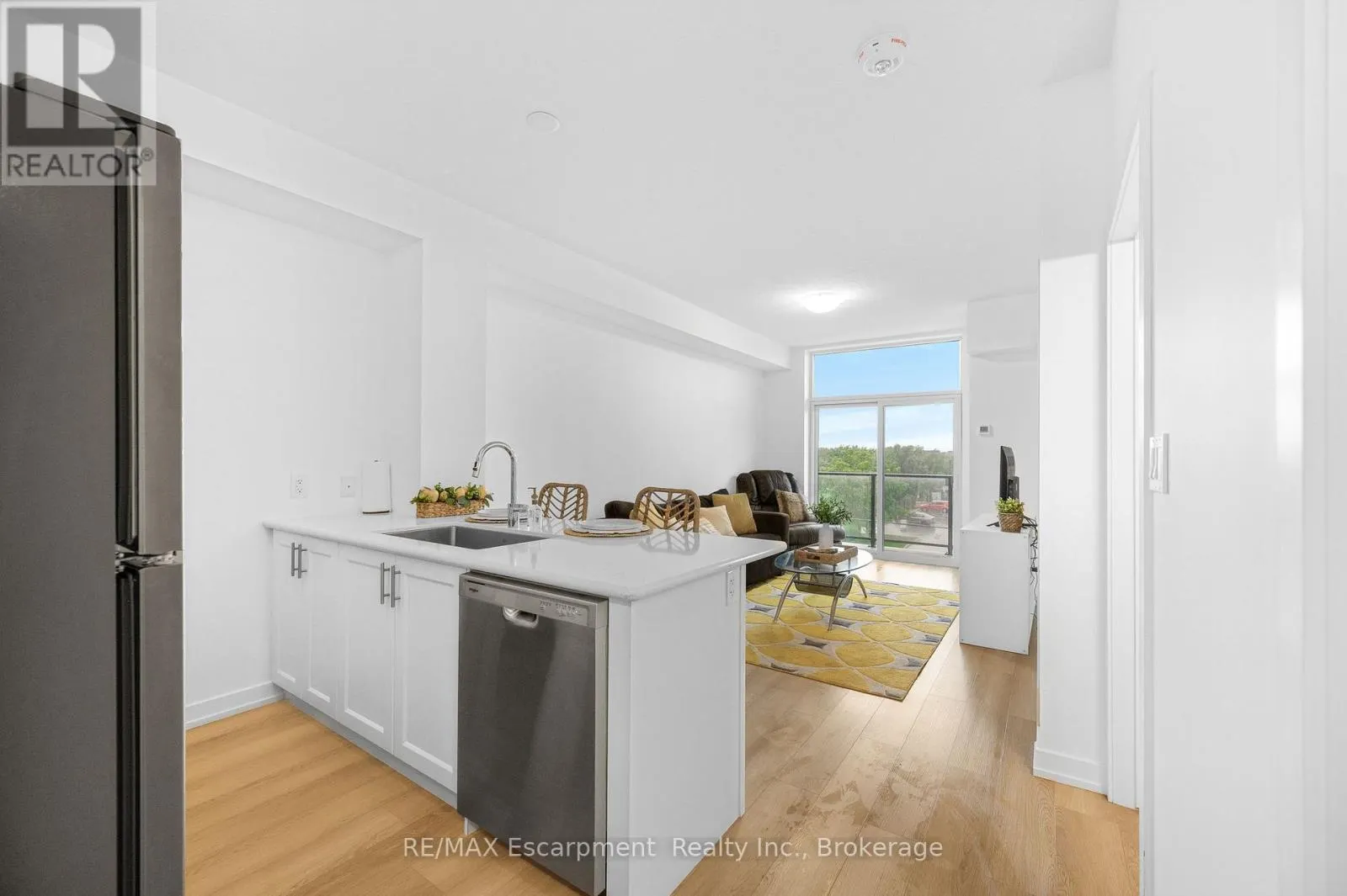 309 - 470 DUNDAS STREET E #309