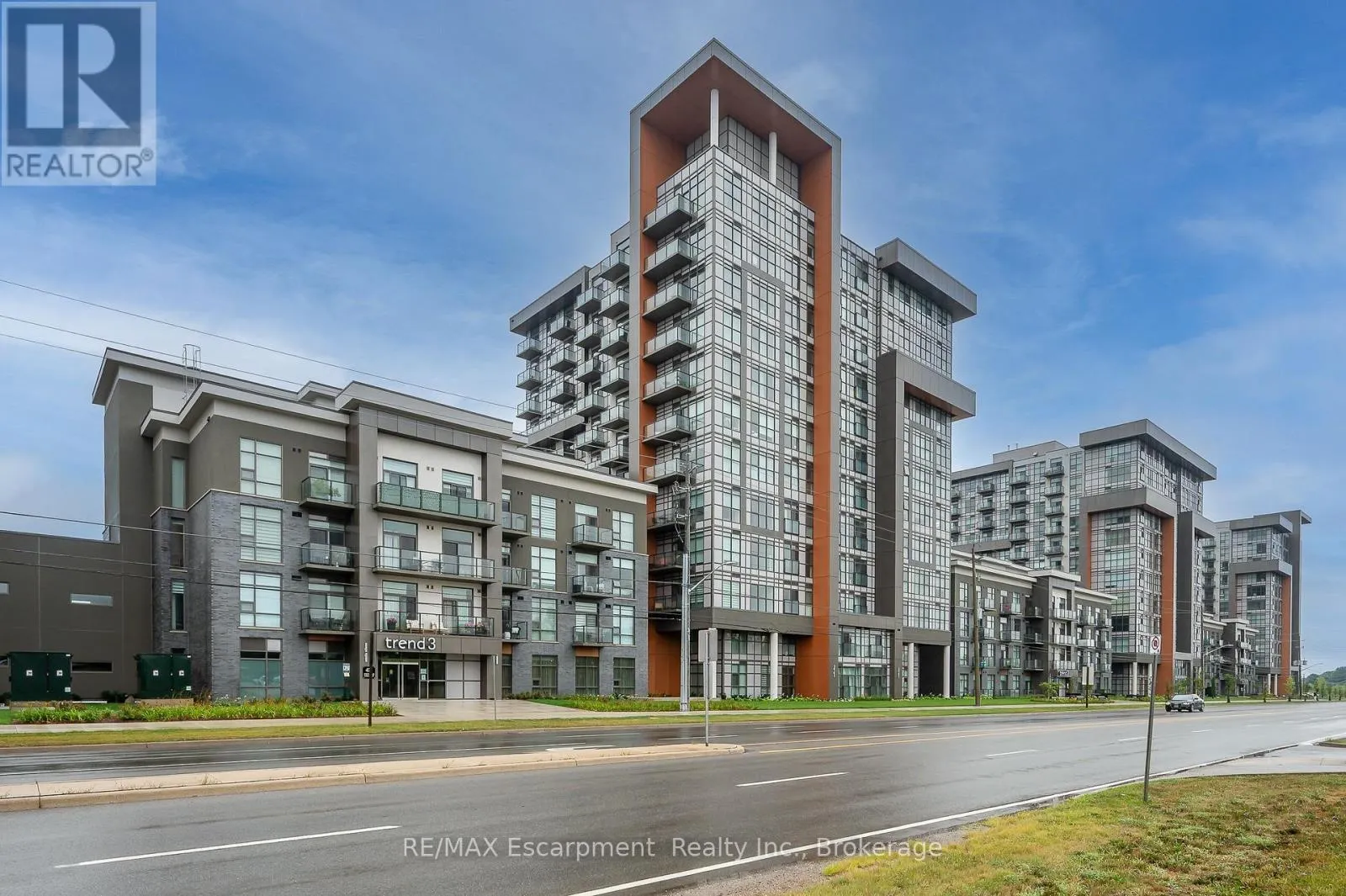 309 - 470 DUNDAS STREET E #309