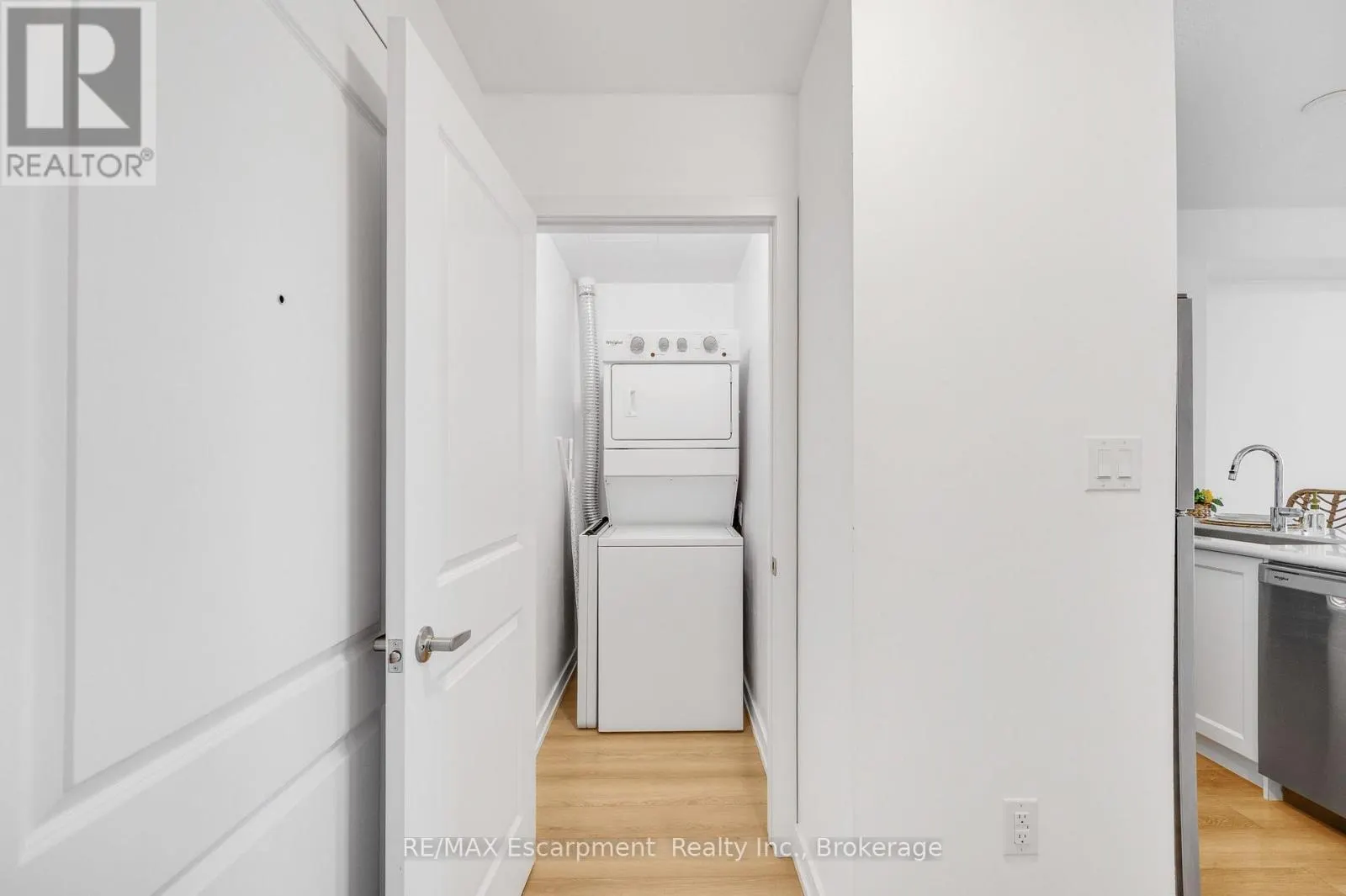 309 - 470 DUNDAS STREET E #309
