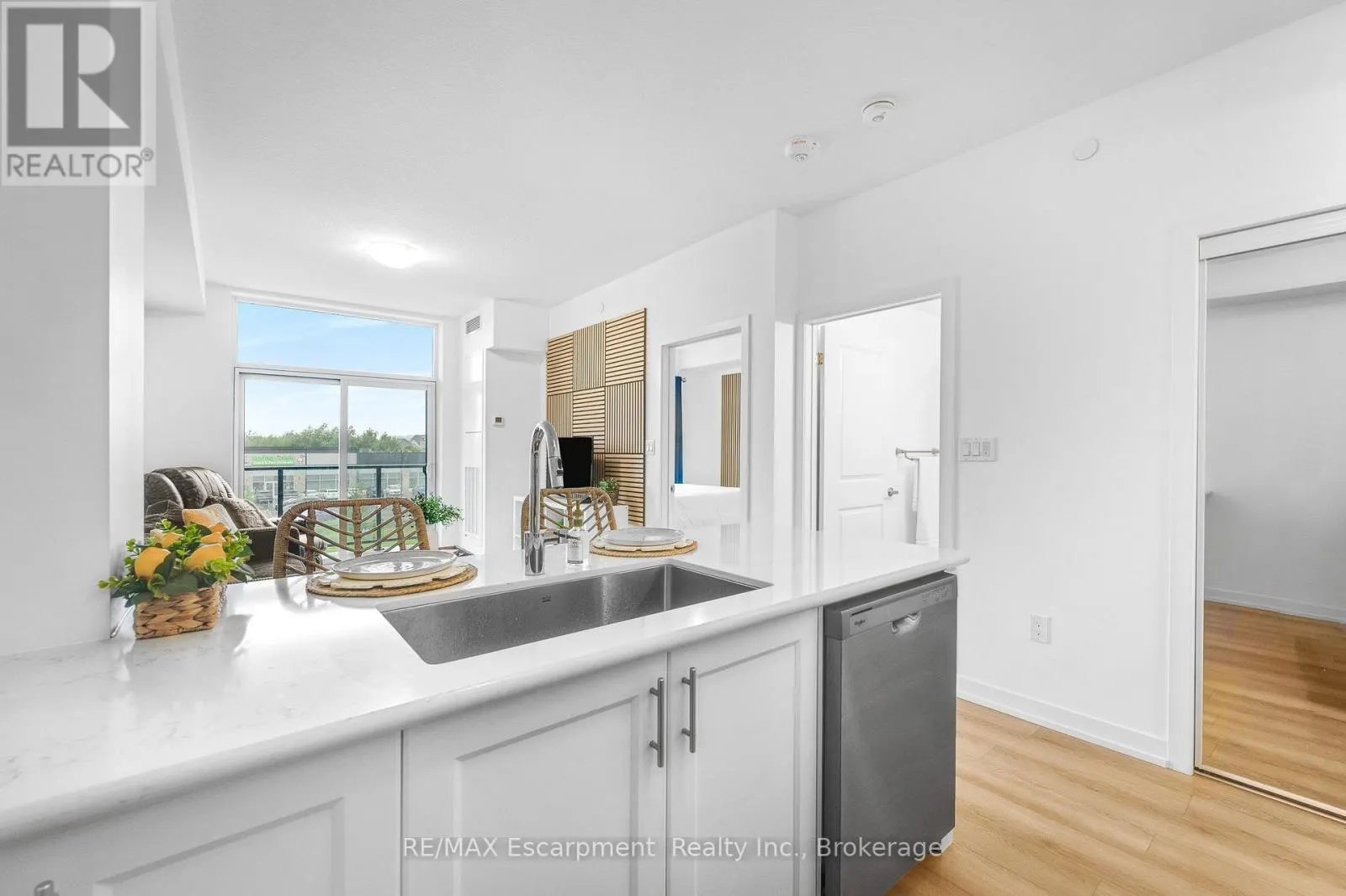 309 - 470 DUNDAS STREET E #309