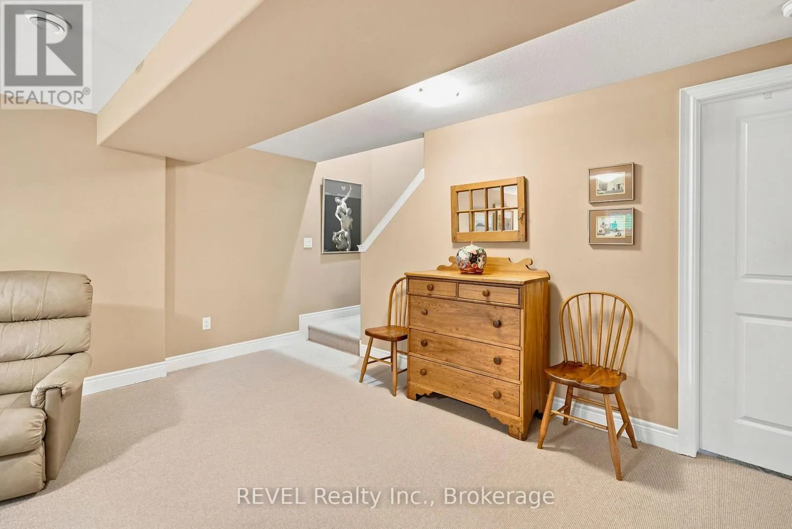 90 SUNRISE COURT