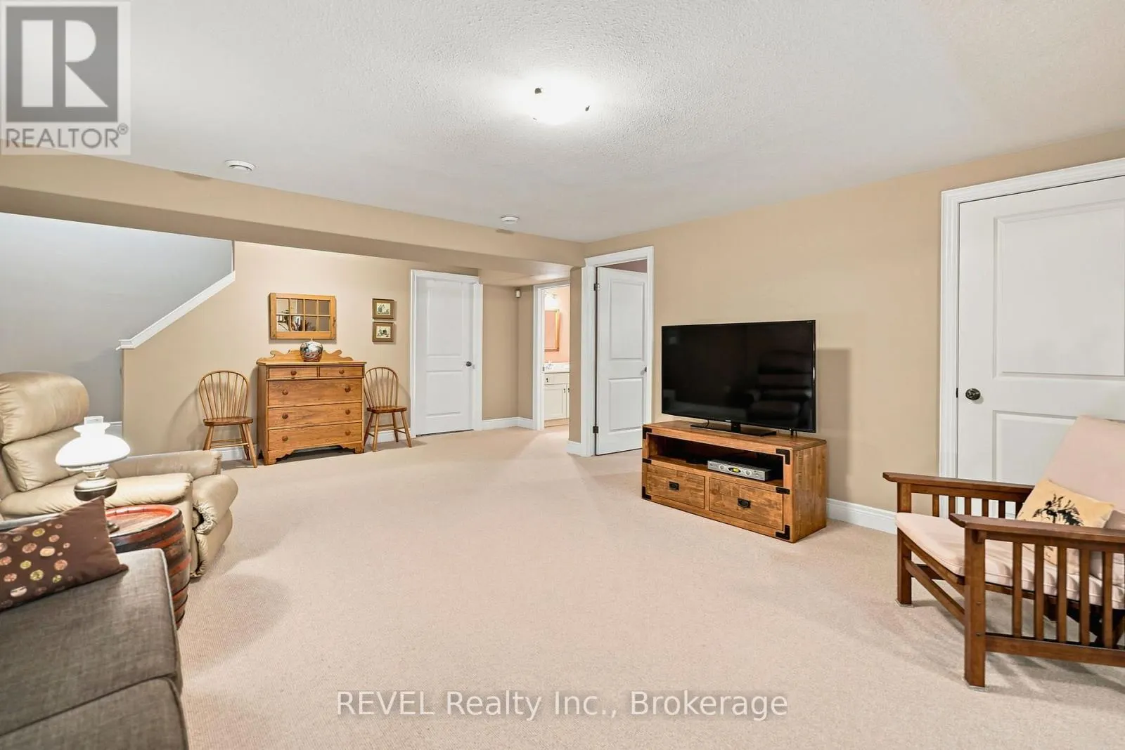 90 SUNRISE COURT
