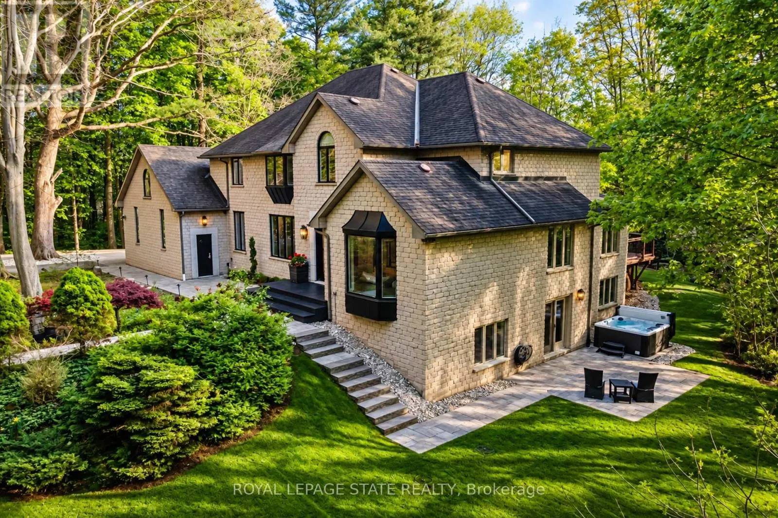 18 ELDER CRESCENT