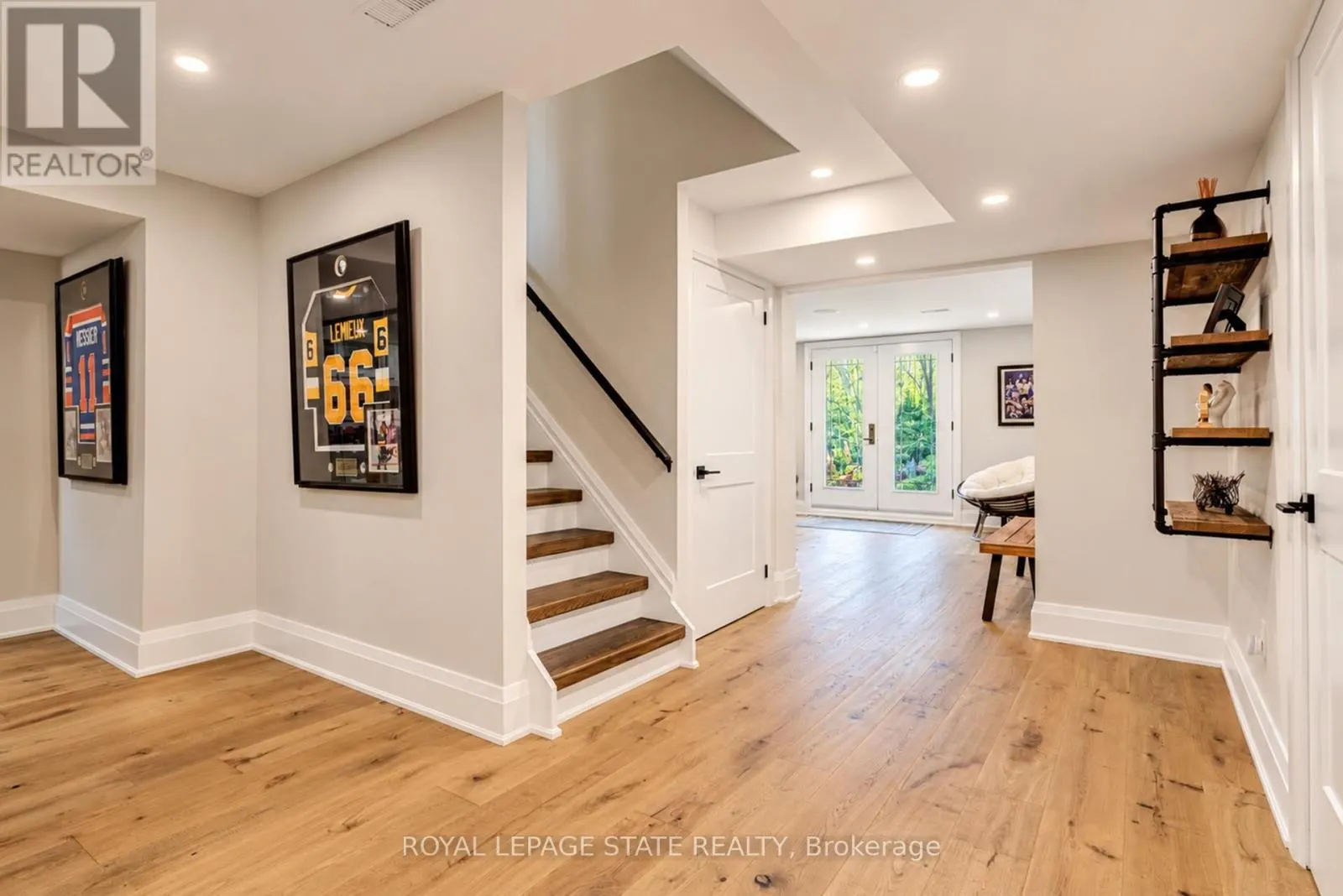 18 ELDER CRESCENT