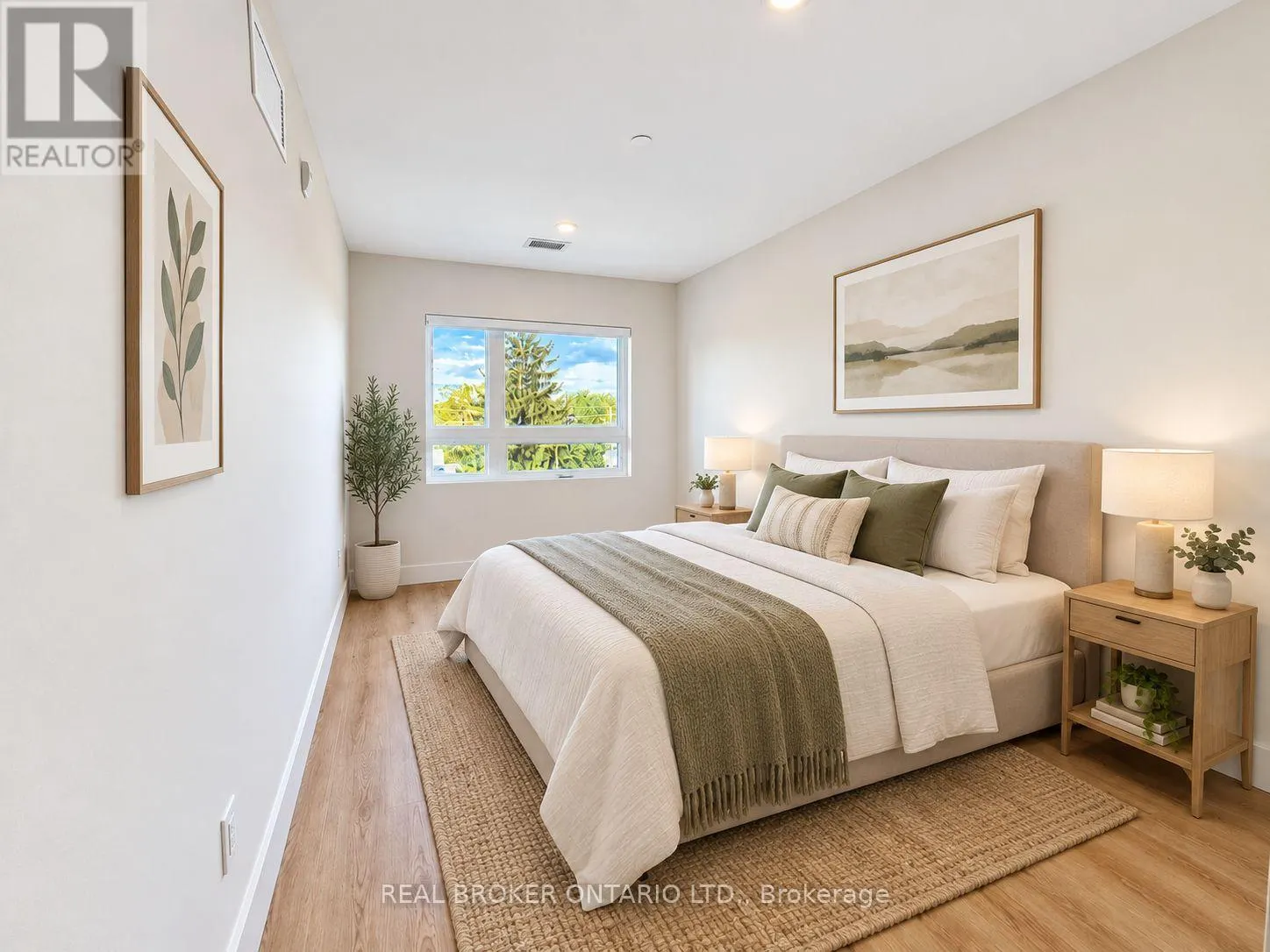 405 - 8 HUTT LANE