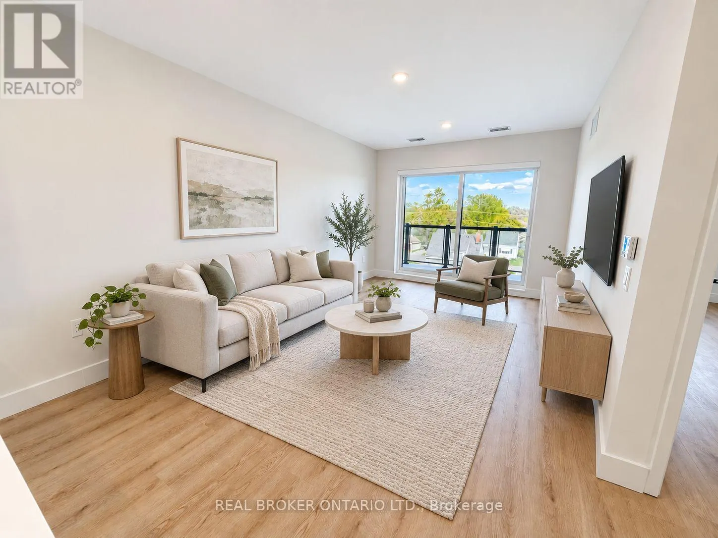 405 - 8 HUTT LANE