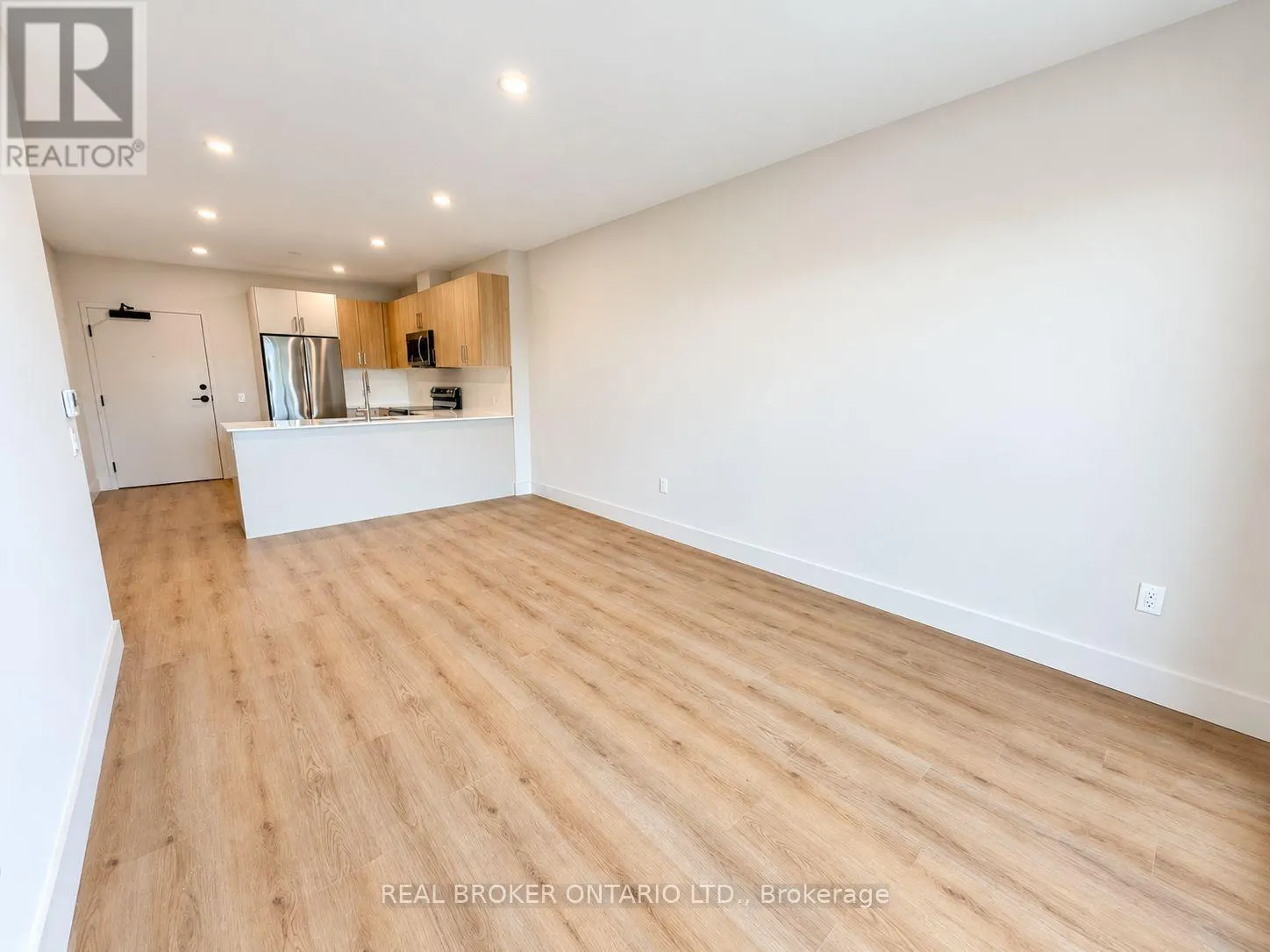 405 - 8 HUTT LANE