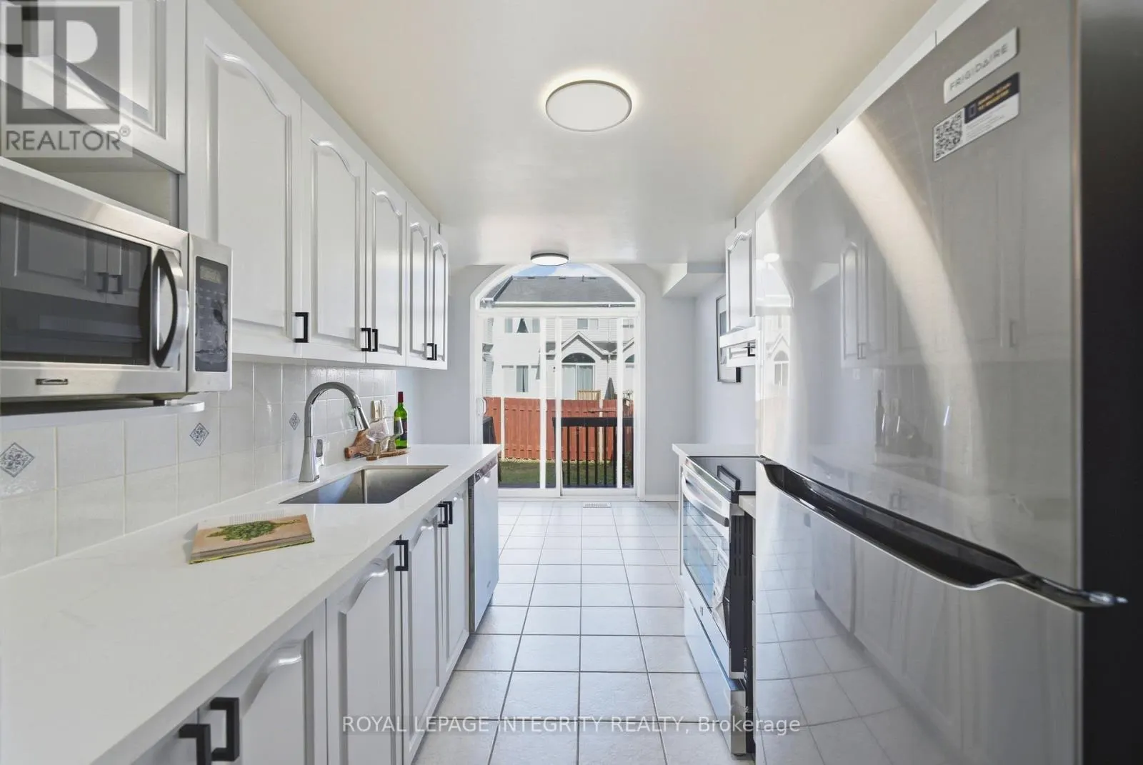 2254 SILVERADO CRESCENT