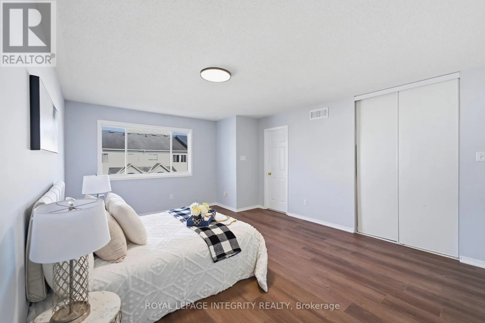 2254 SILVERADO CRESCENT
