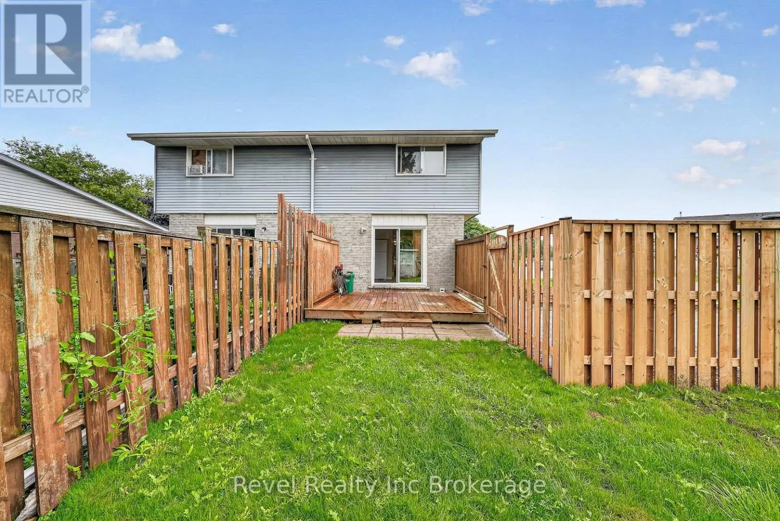 995 CREE AVENUE