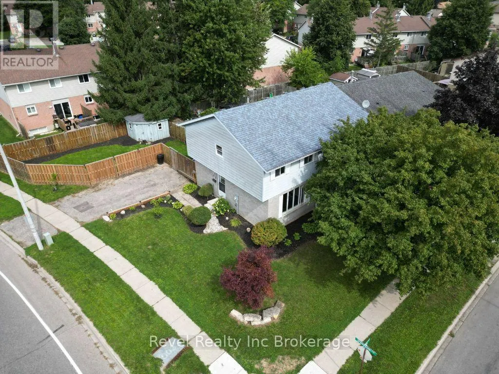 995 CREE AVENUE