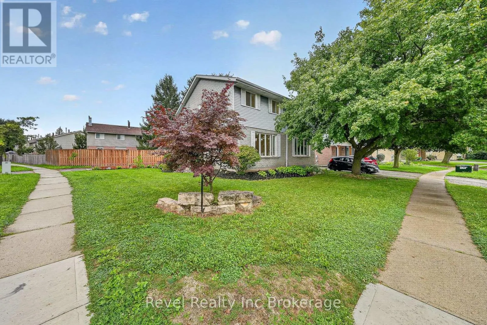995 CREE AVENUE