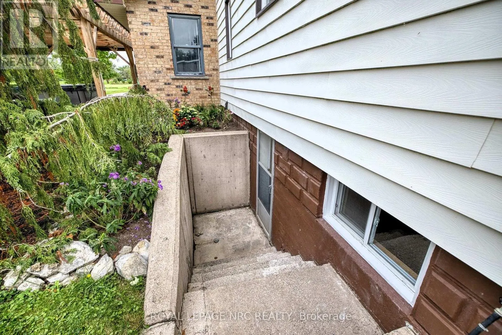 647 CHIPPAWA ROAD