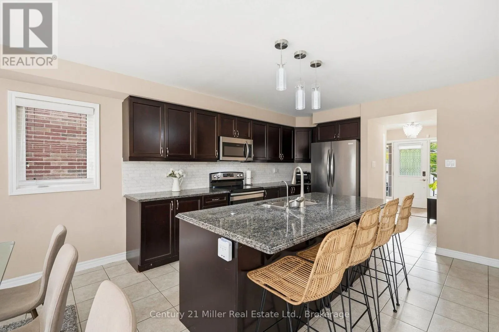 19 GLENVISTA DRIVE