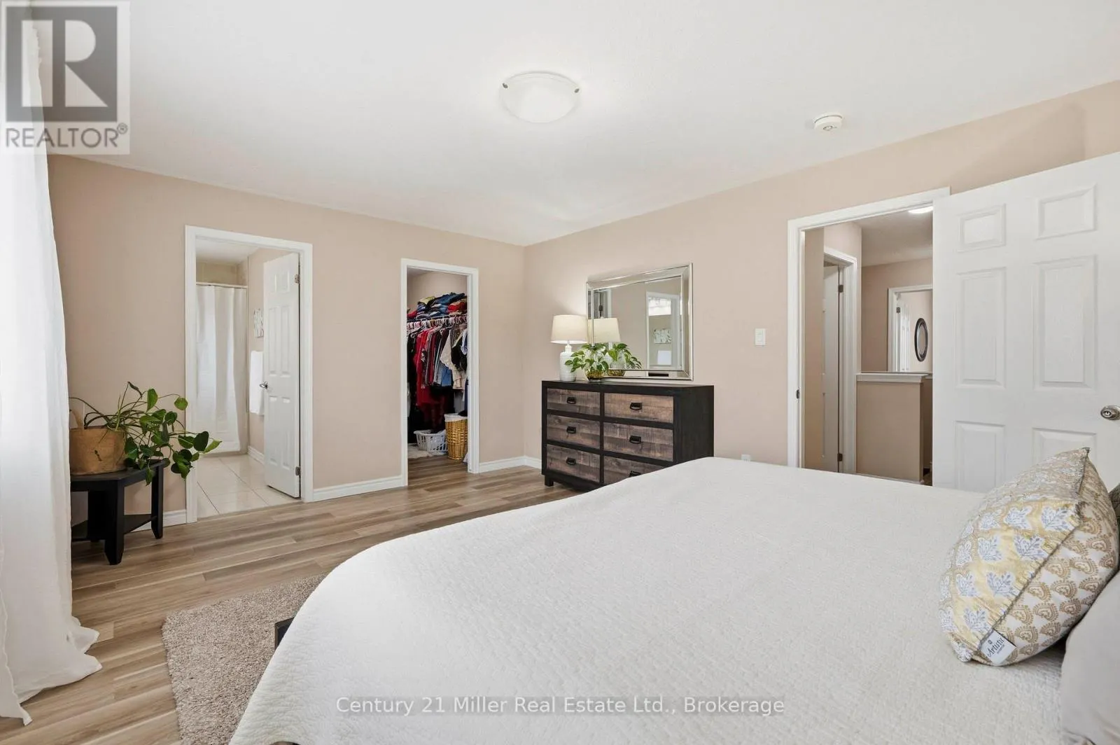 19 GLENVISTA DRIVE