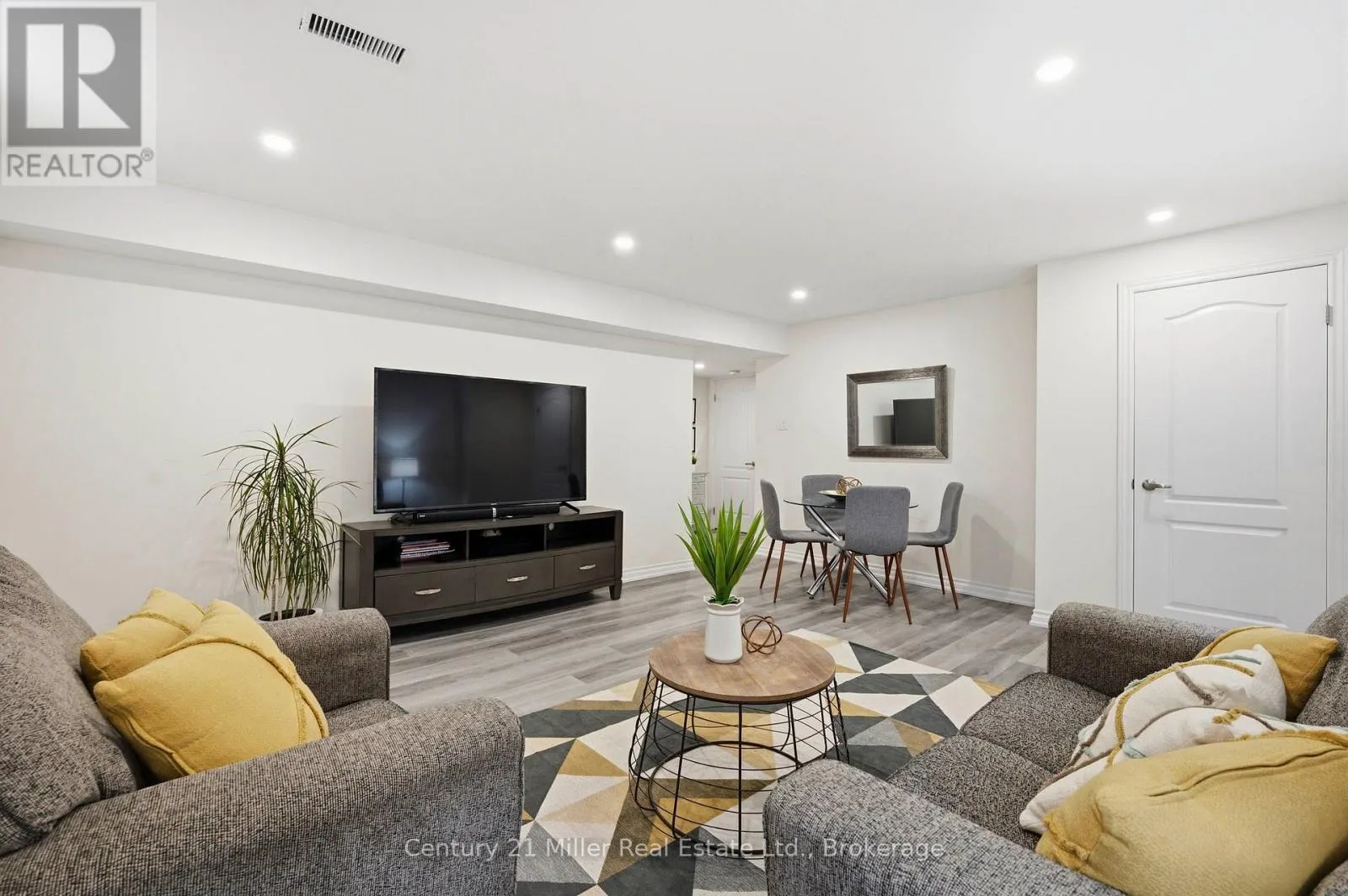 19 GLENVISTA DRIVE