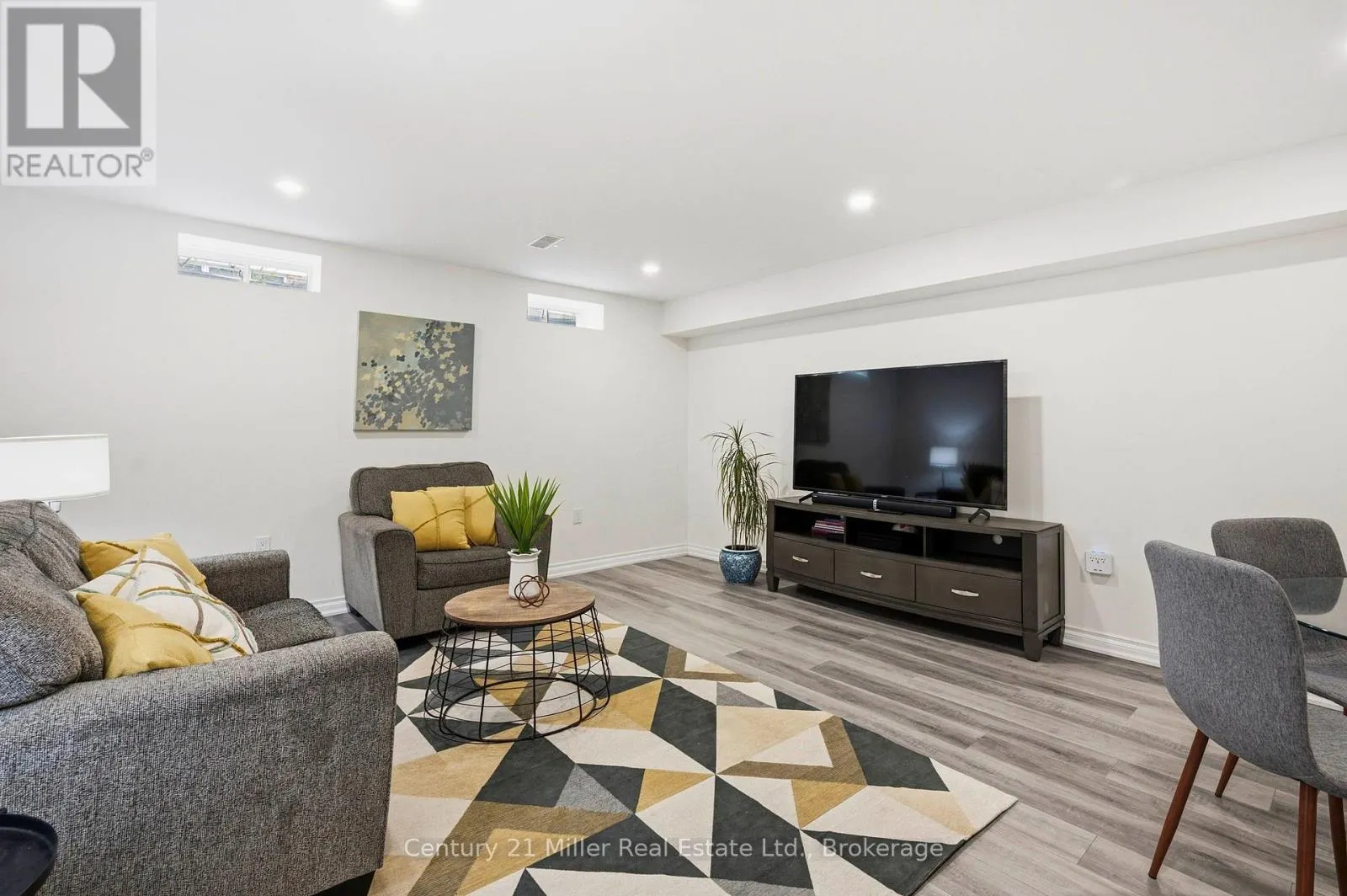 19 GLENVISTA DRIVE