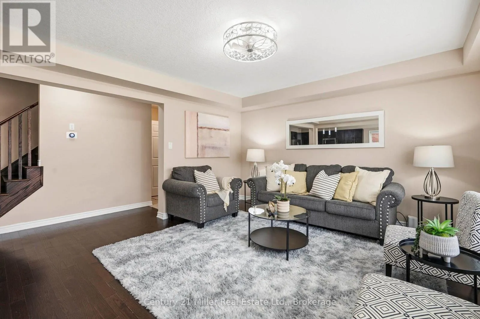 19 GLENVISTA DRIVE