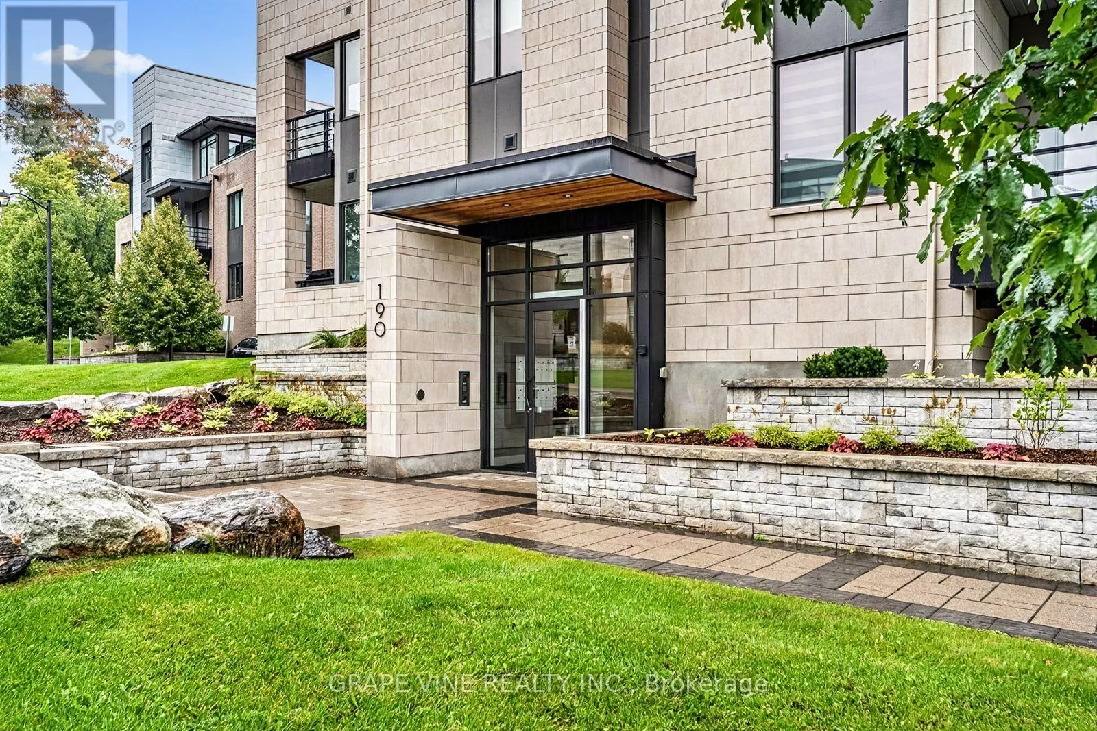 105 - 190 BOUNDSTONE WAY