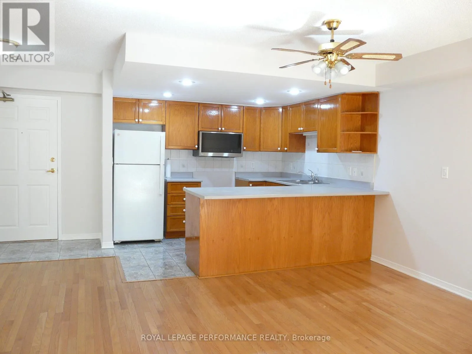 108 - 320 CENTRUM BOULEVARD