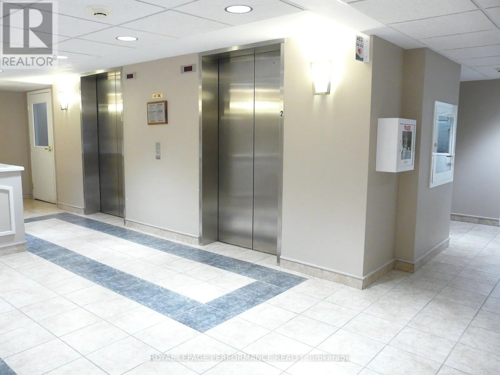 108 - 320 CENTRUM BOULEVARD