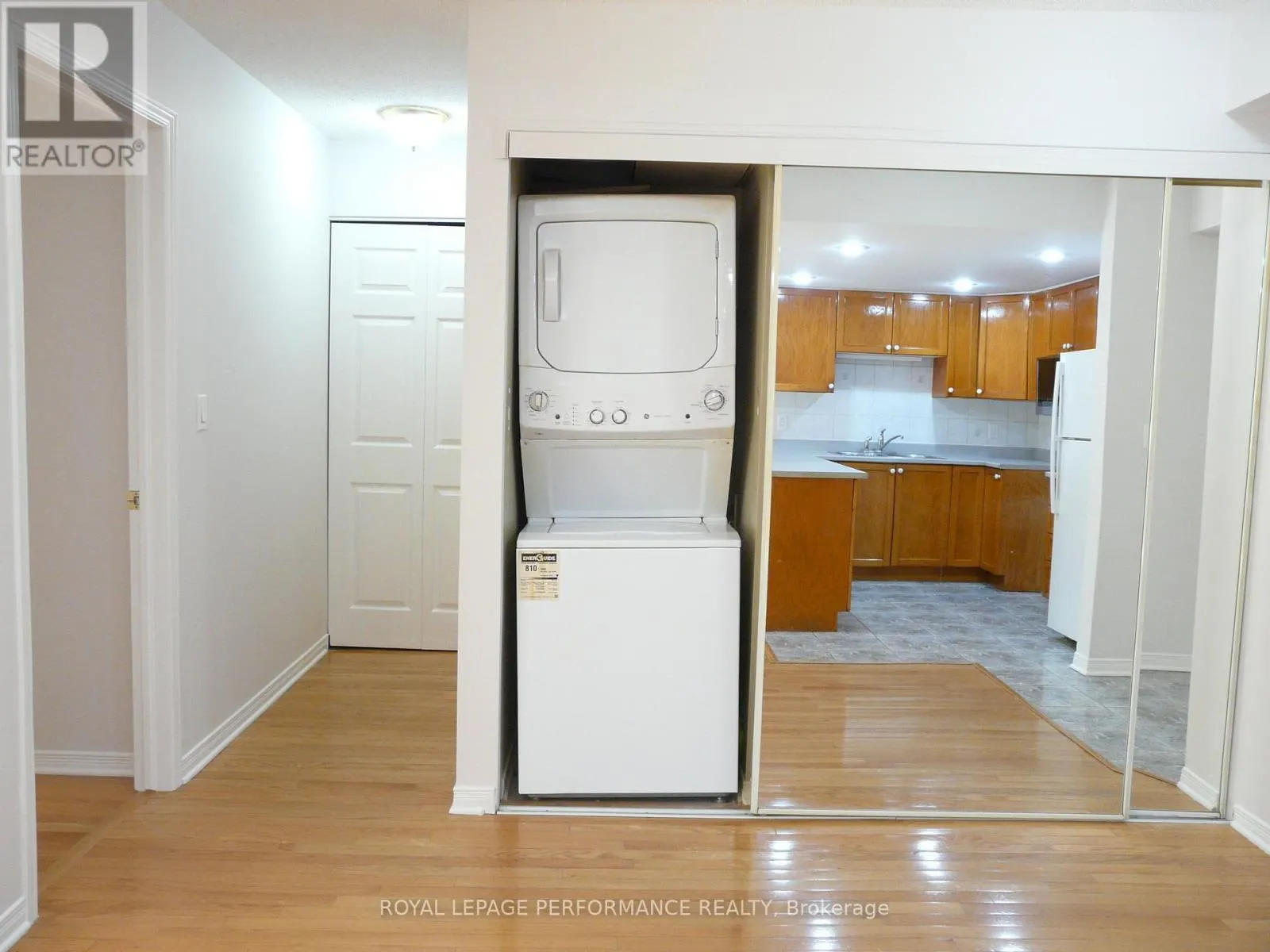 108 - 320 CENTRUM BOULEVARD