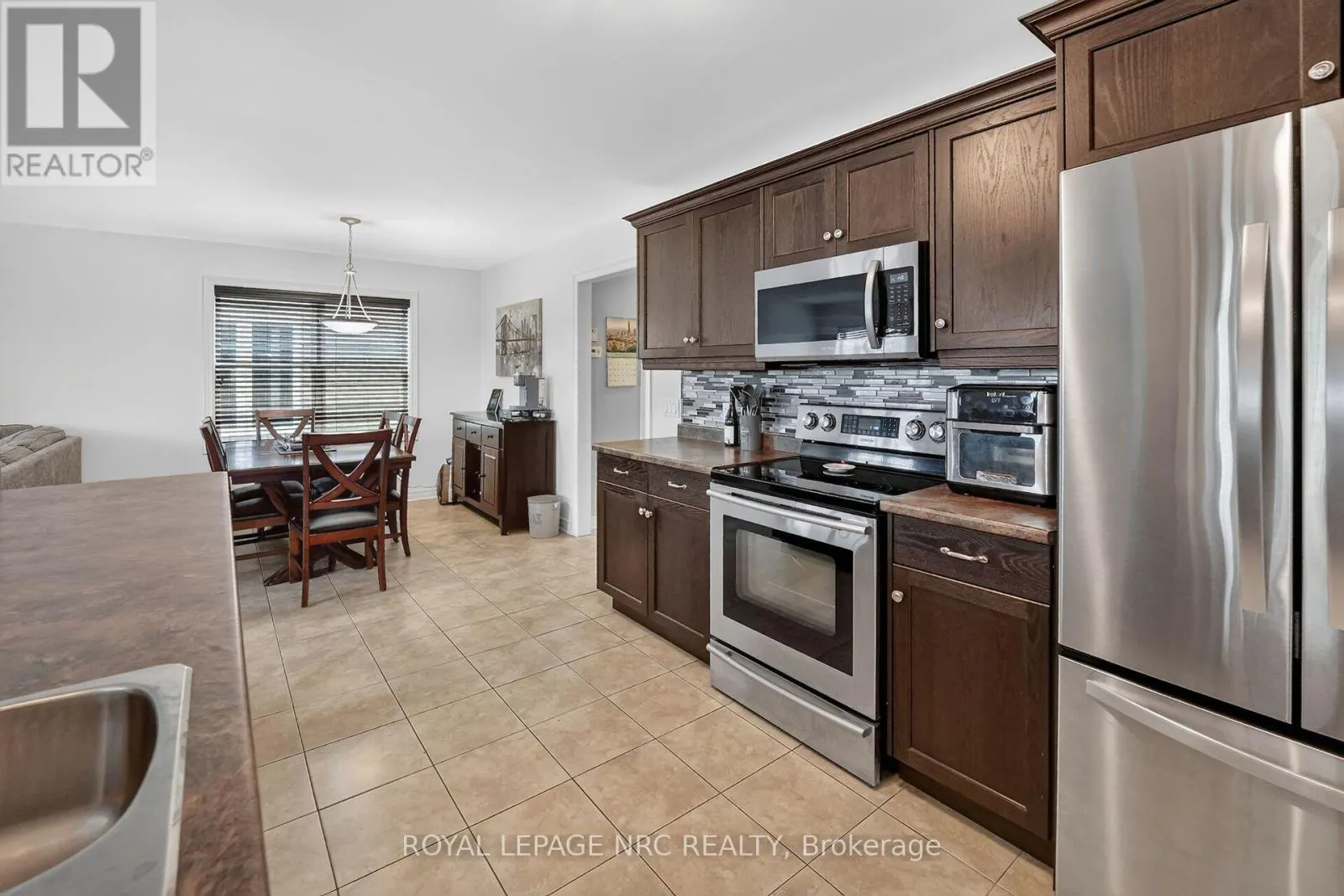 255 EMPRESS AVENUE