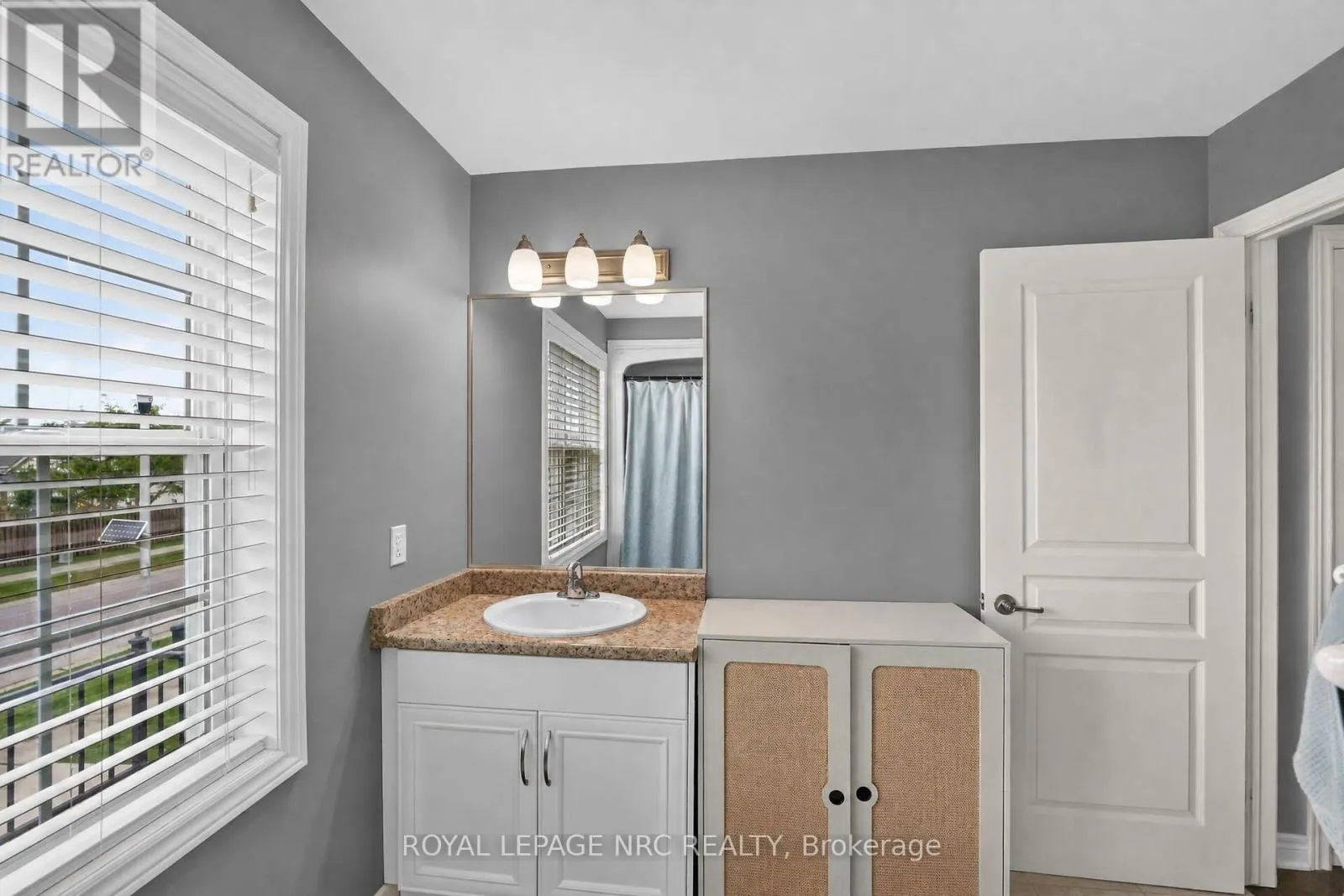 255 EMPRESS AVENUE