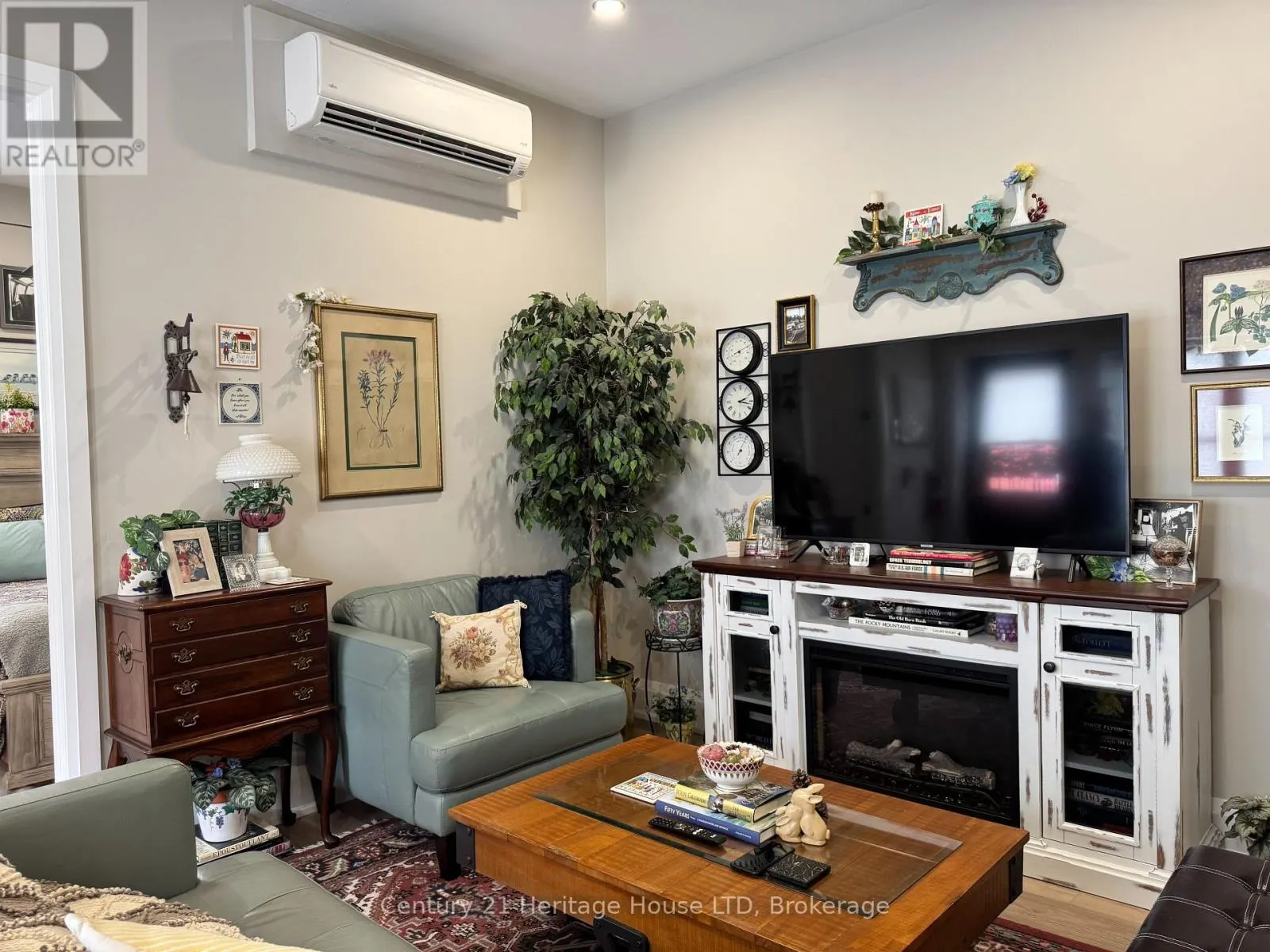 102 - 43 JARVIS STREET #102