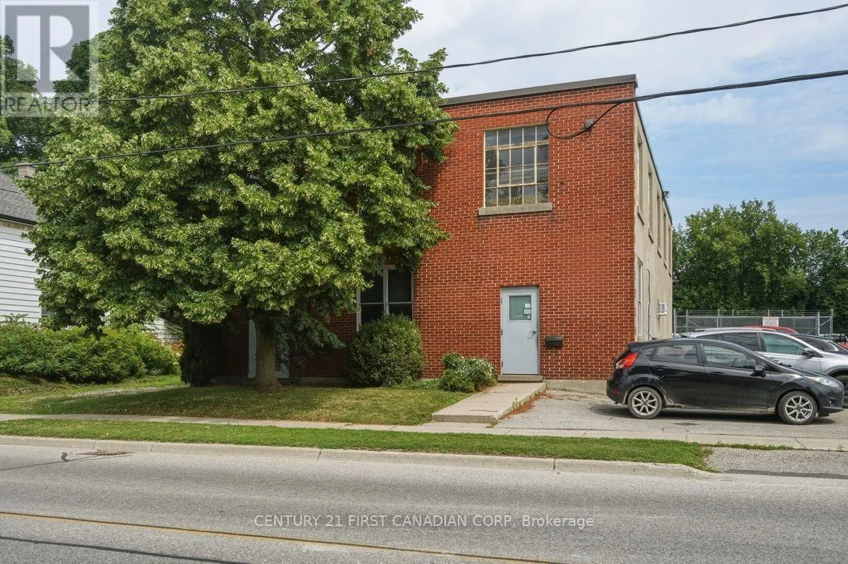 745 HOUNSFIELD STREET