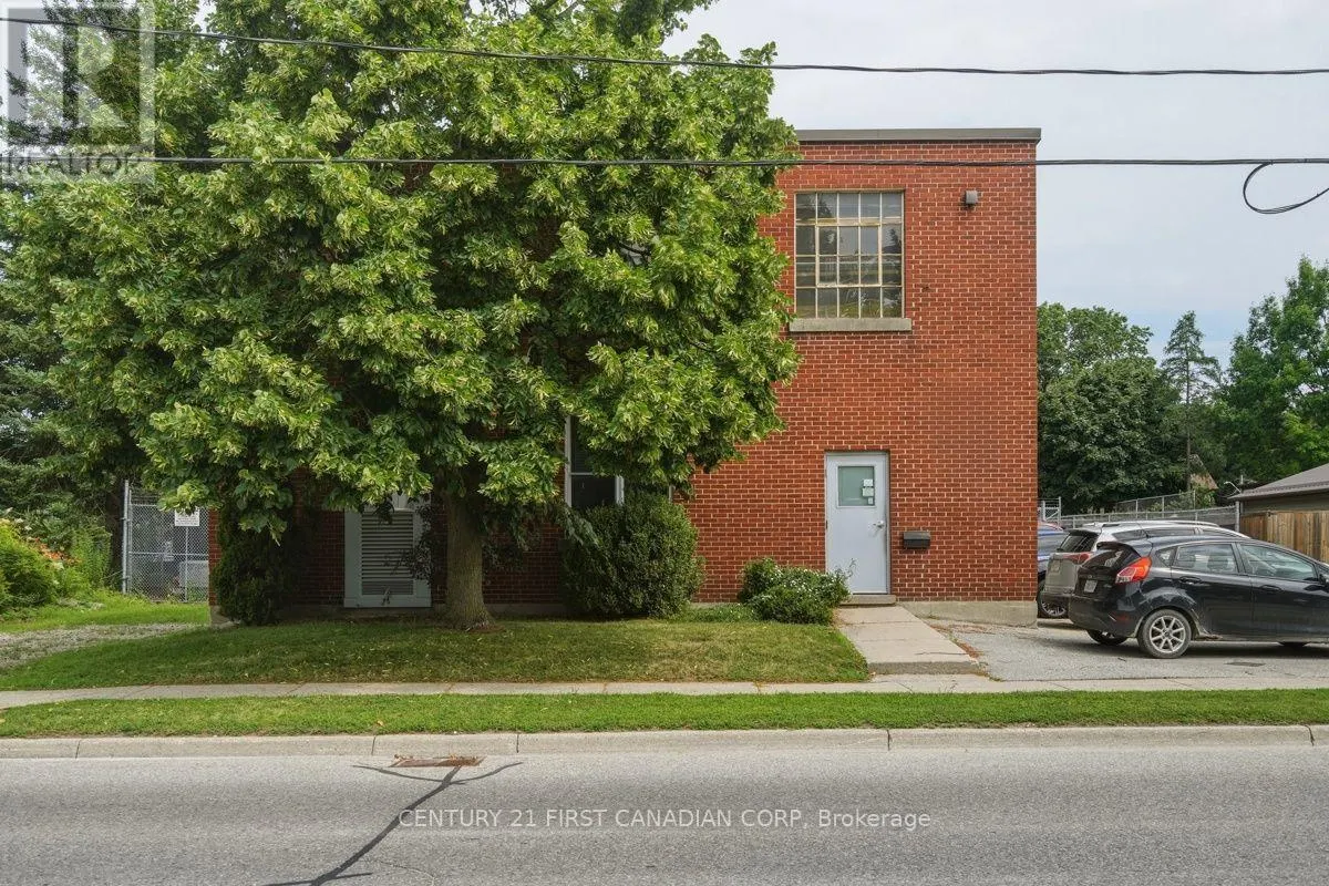 745 HOUNSFIELD STREET