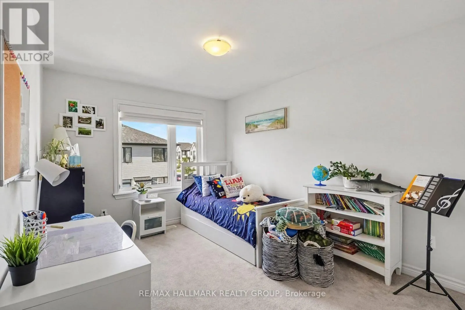 756 CAIRN CRESCENT
