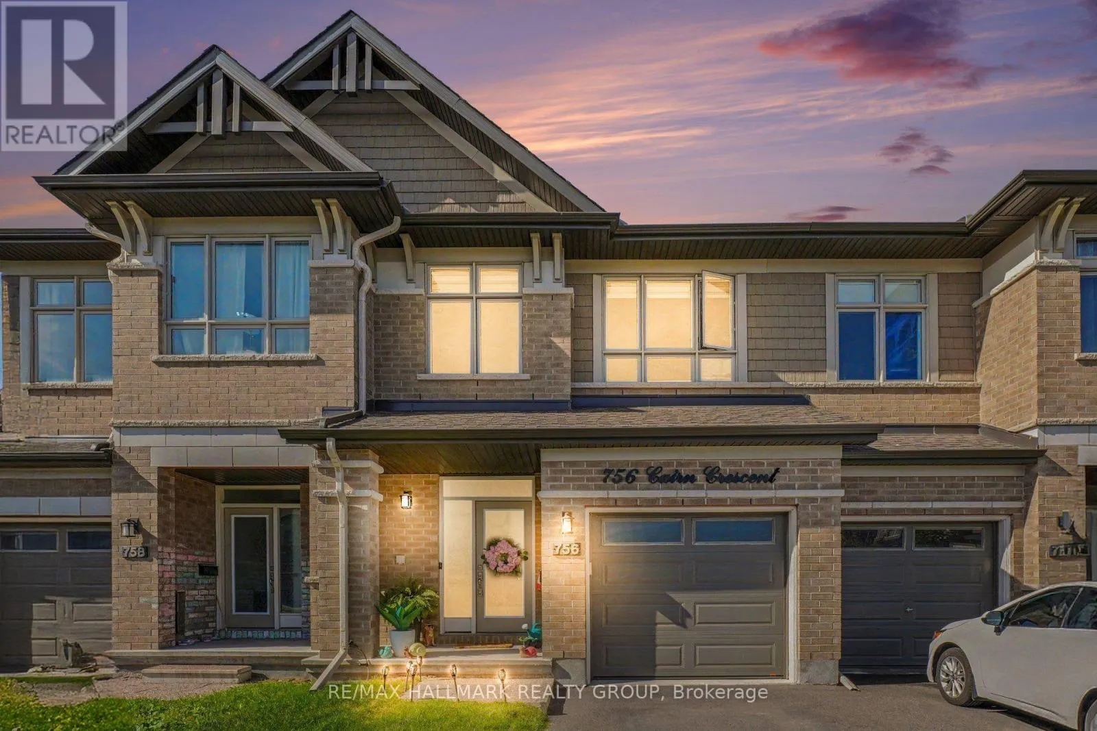 756 CAIRN CRESCENT