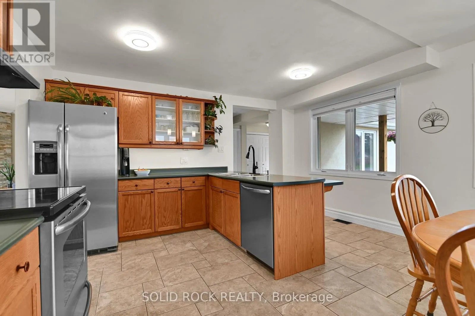 253 COTE-ROYALE CRESCENT
