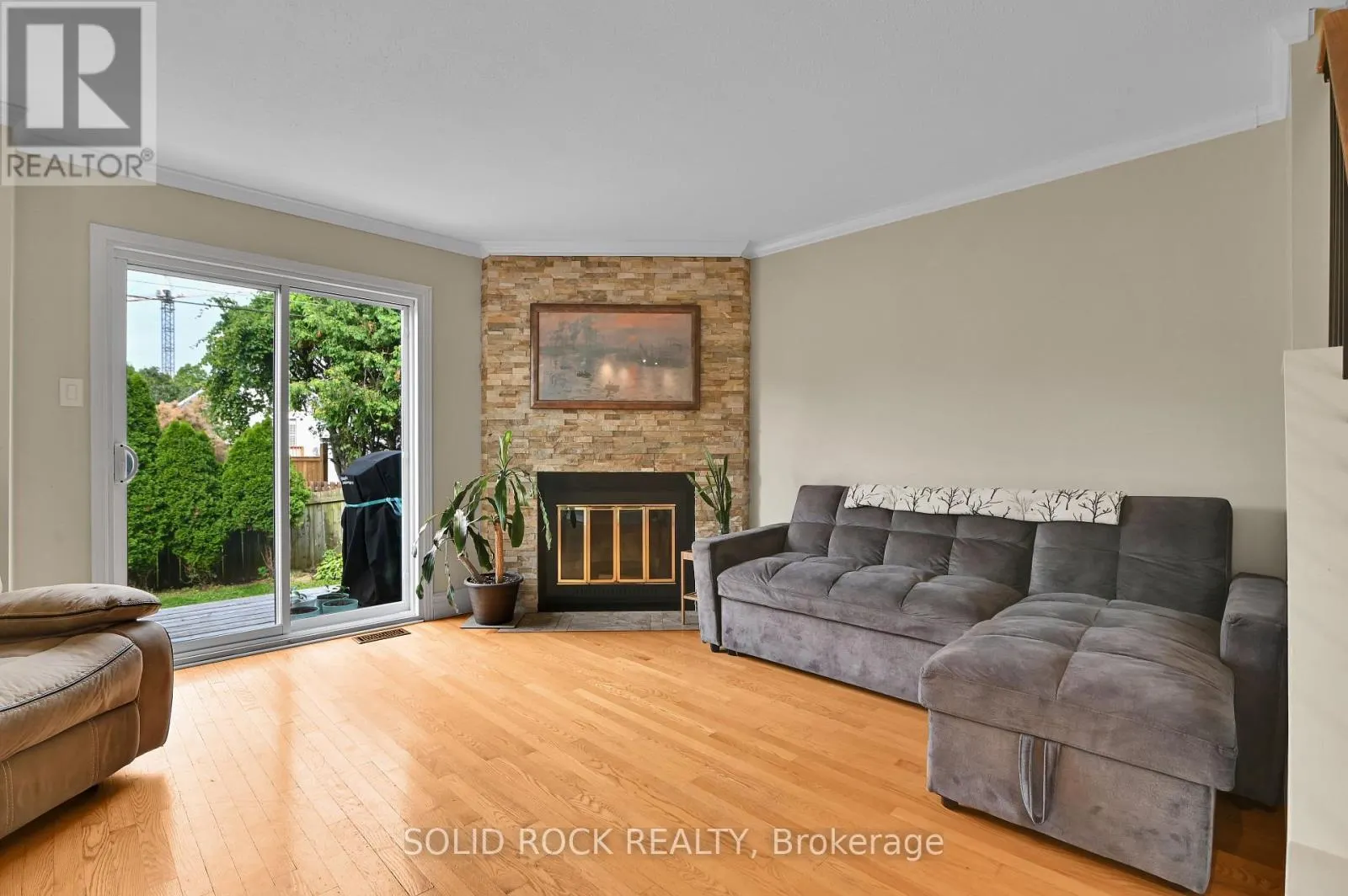 253 COTE-ROYALE CRESCENT