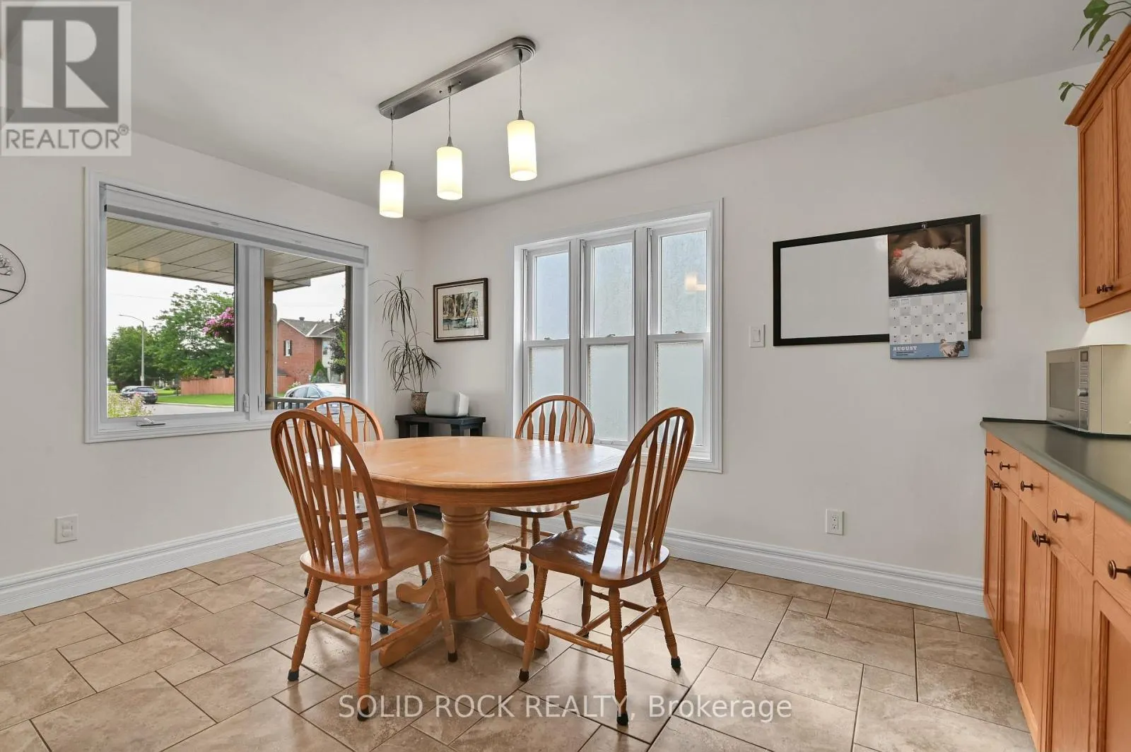 253 COTE-ROYALE CRESCENT