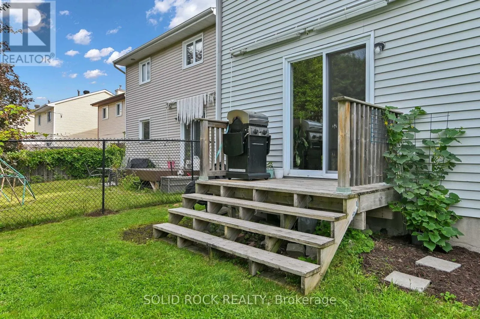 253 COTE-ROYALE CRESCENT