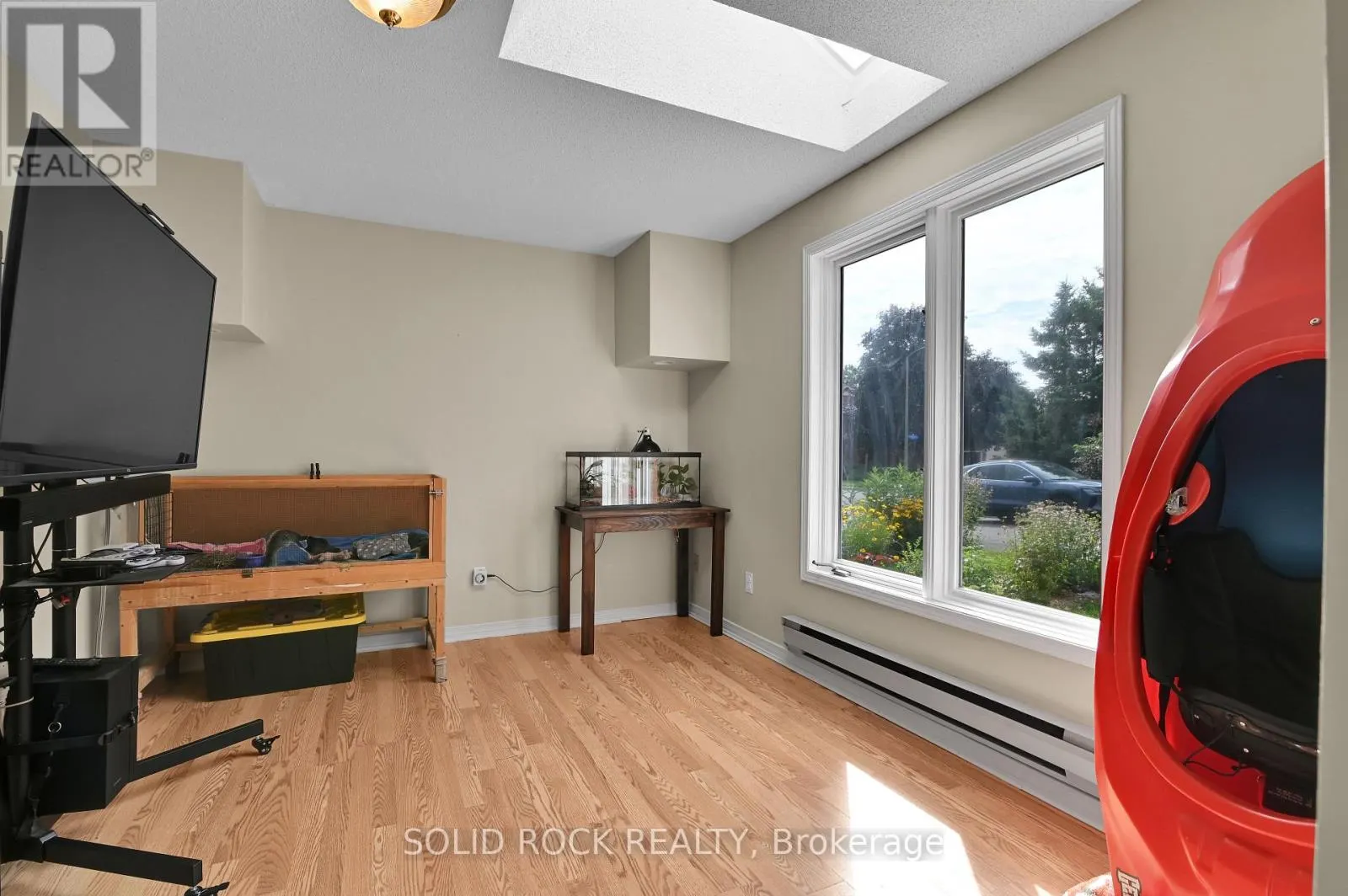 253 COTE-ROYALE CRESCENT