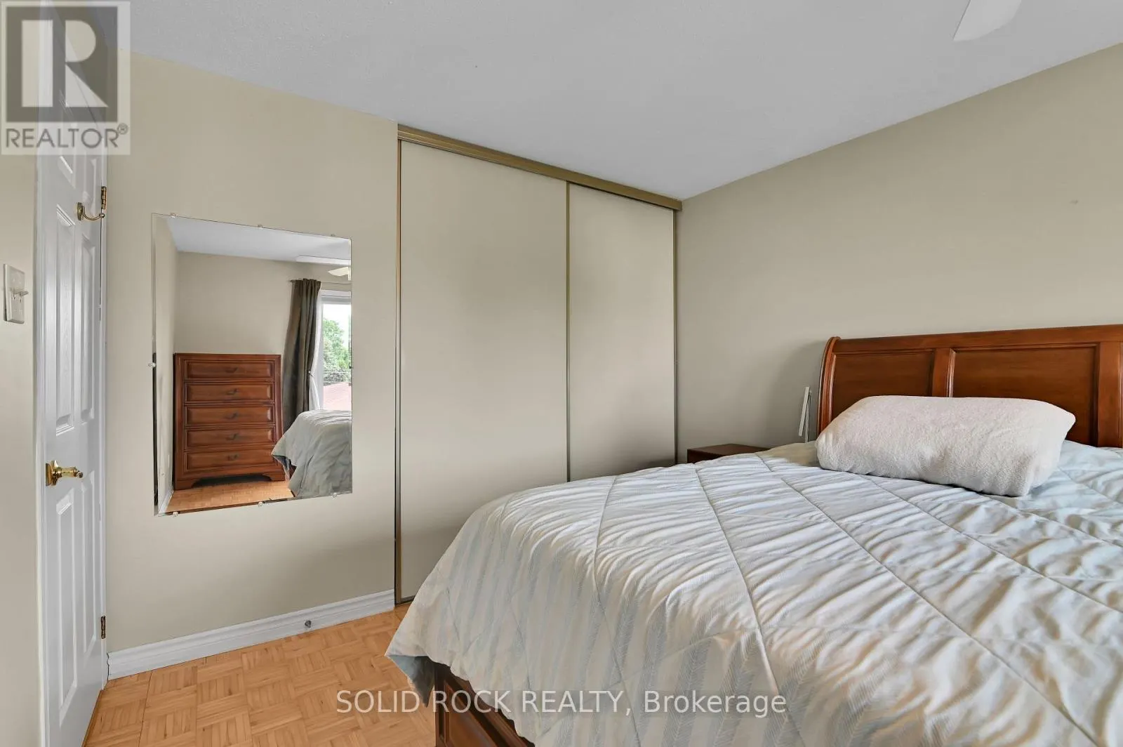 253 COTE-ROYALE CRESCENT