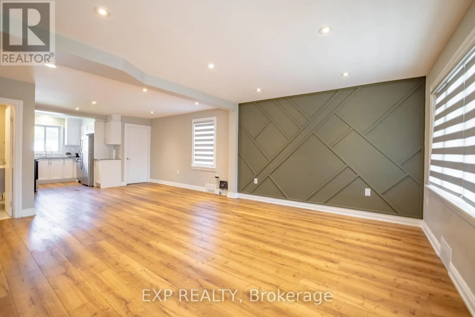 UPPER - 293 MCALPINE AVENUE S #Upper