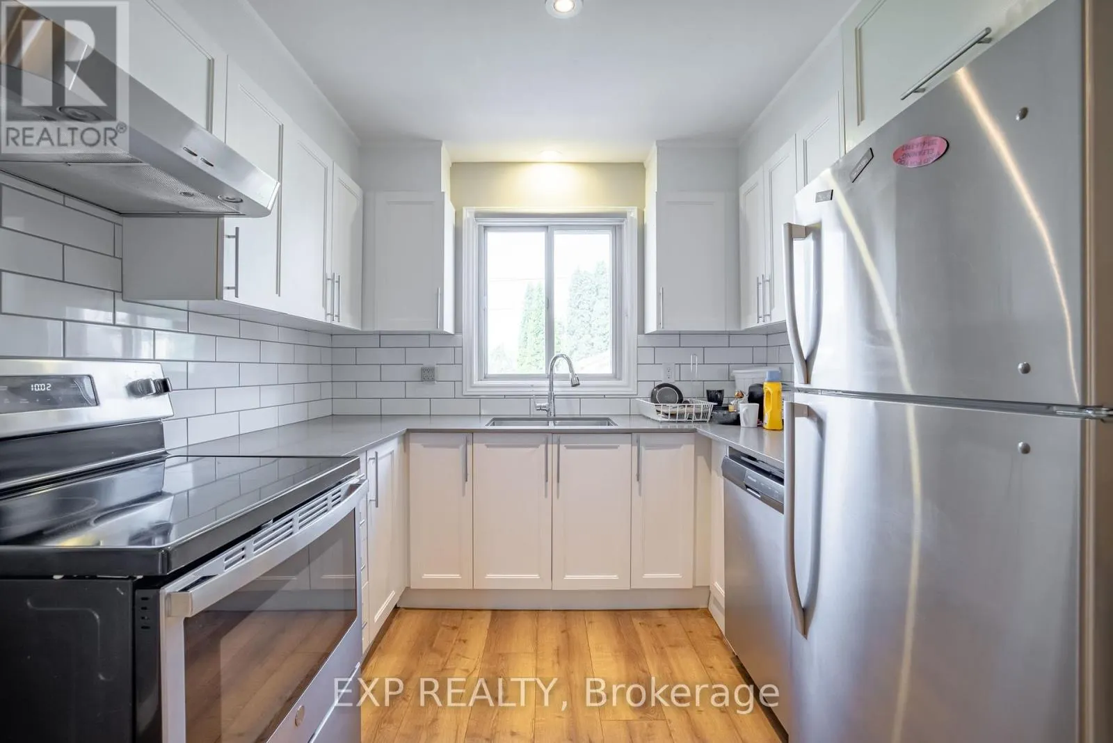 UPPER - 293 MCALPINE AVENUE S #Upper