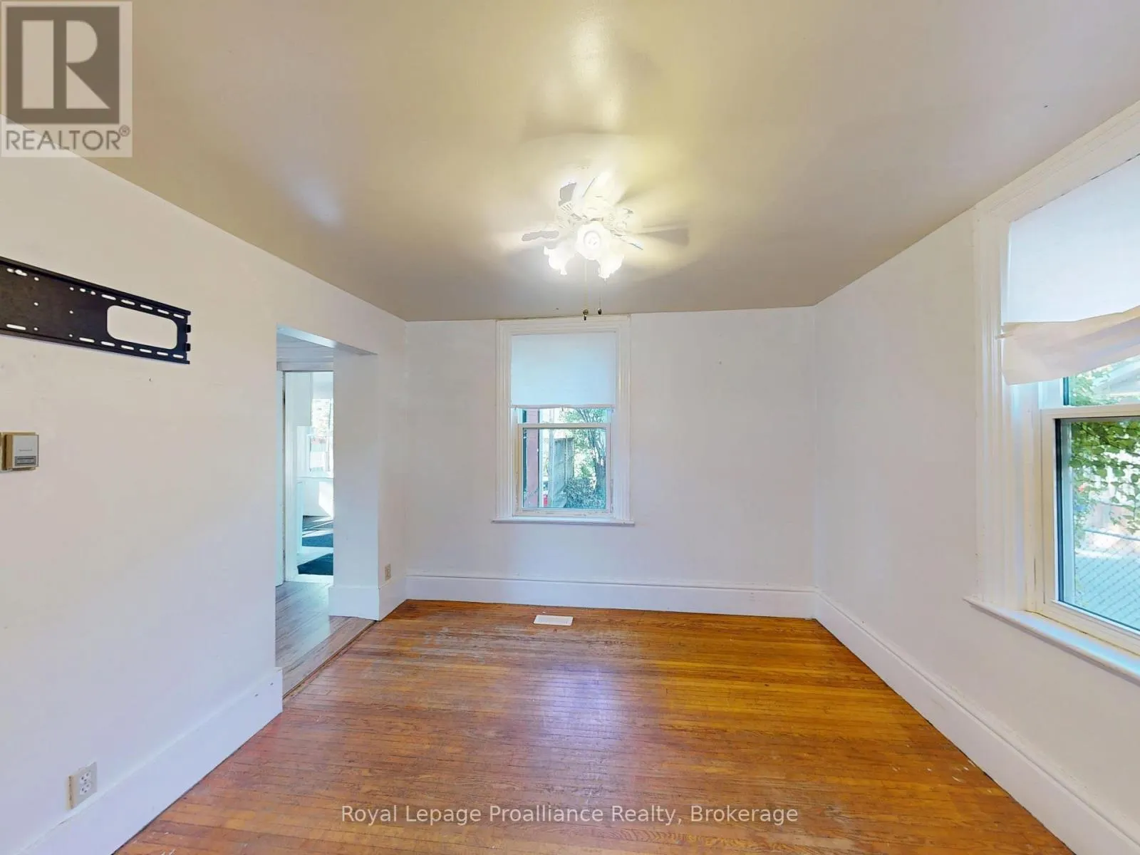 166 BURNHAM STREET