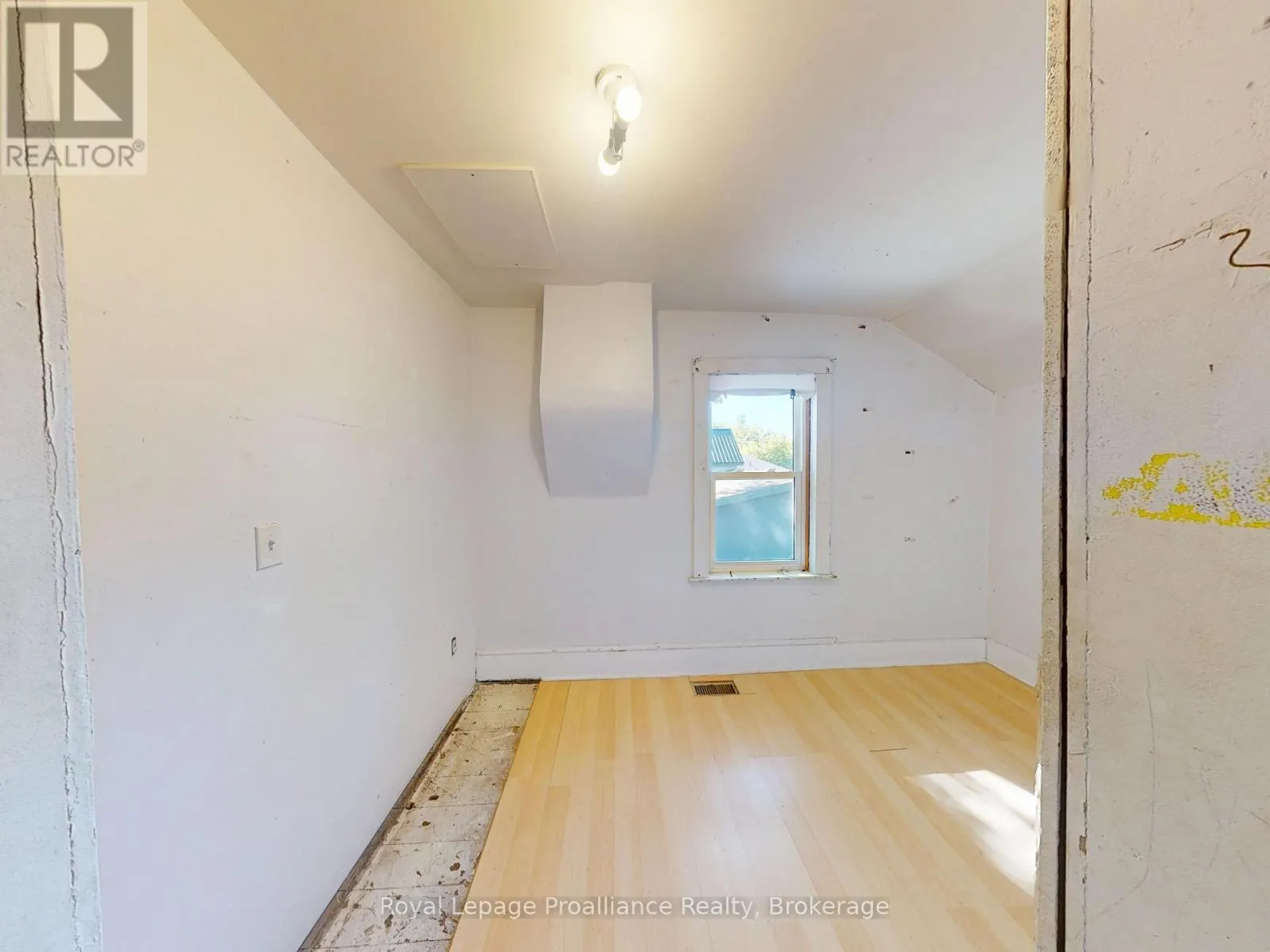 166 BURNHAM STREET