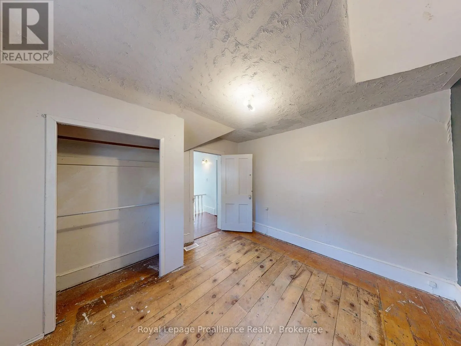 166 BURNHAM STREET