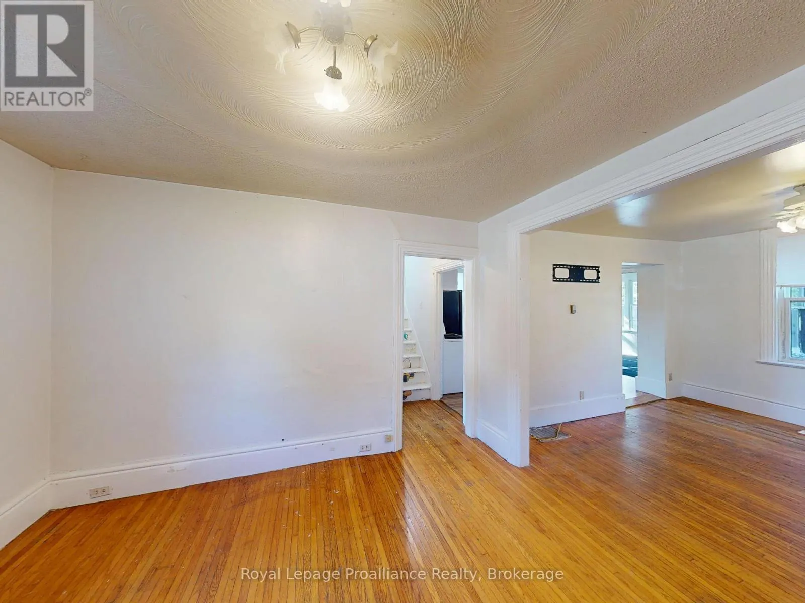 166 BURNHAM STREET