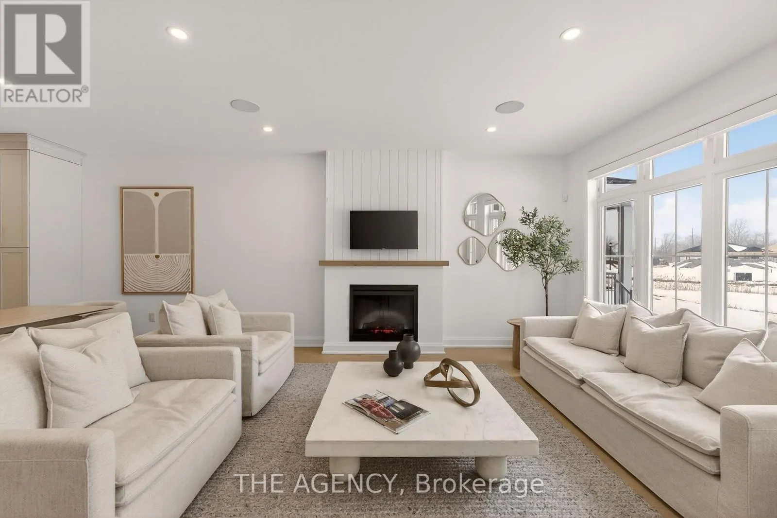 70F - 574 SENECA DRIVE