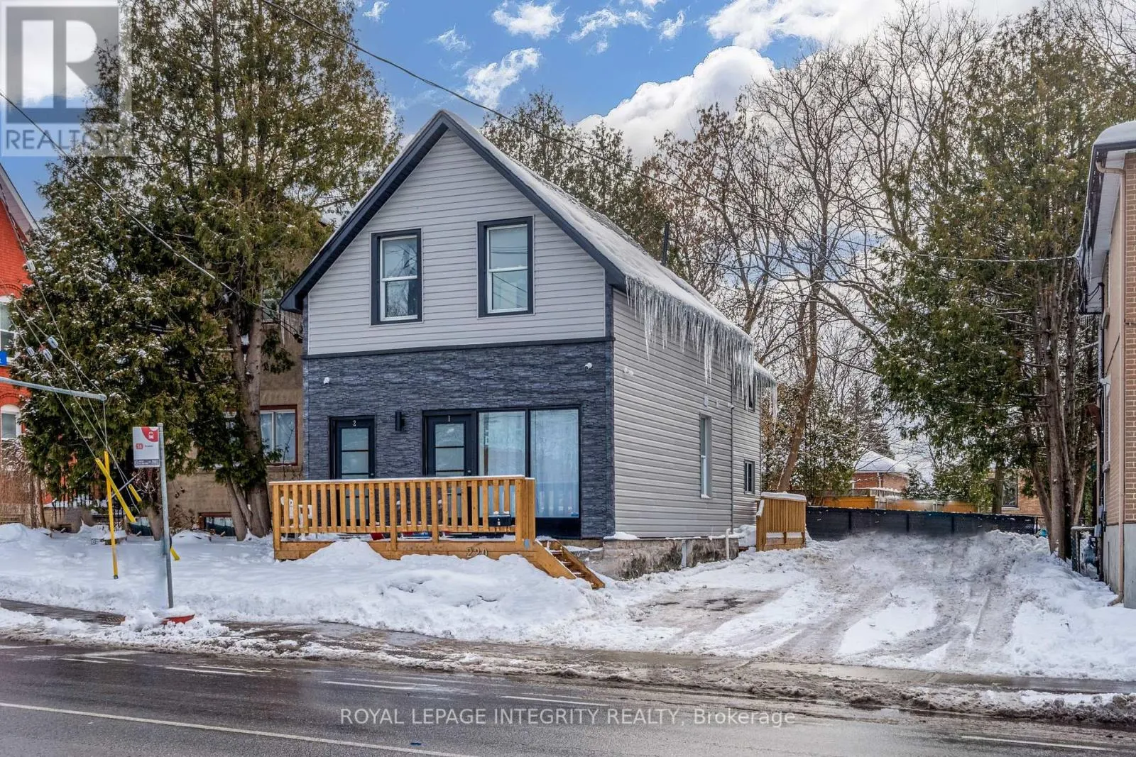 218-220 MCARTHUR AVENUE