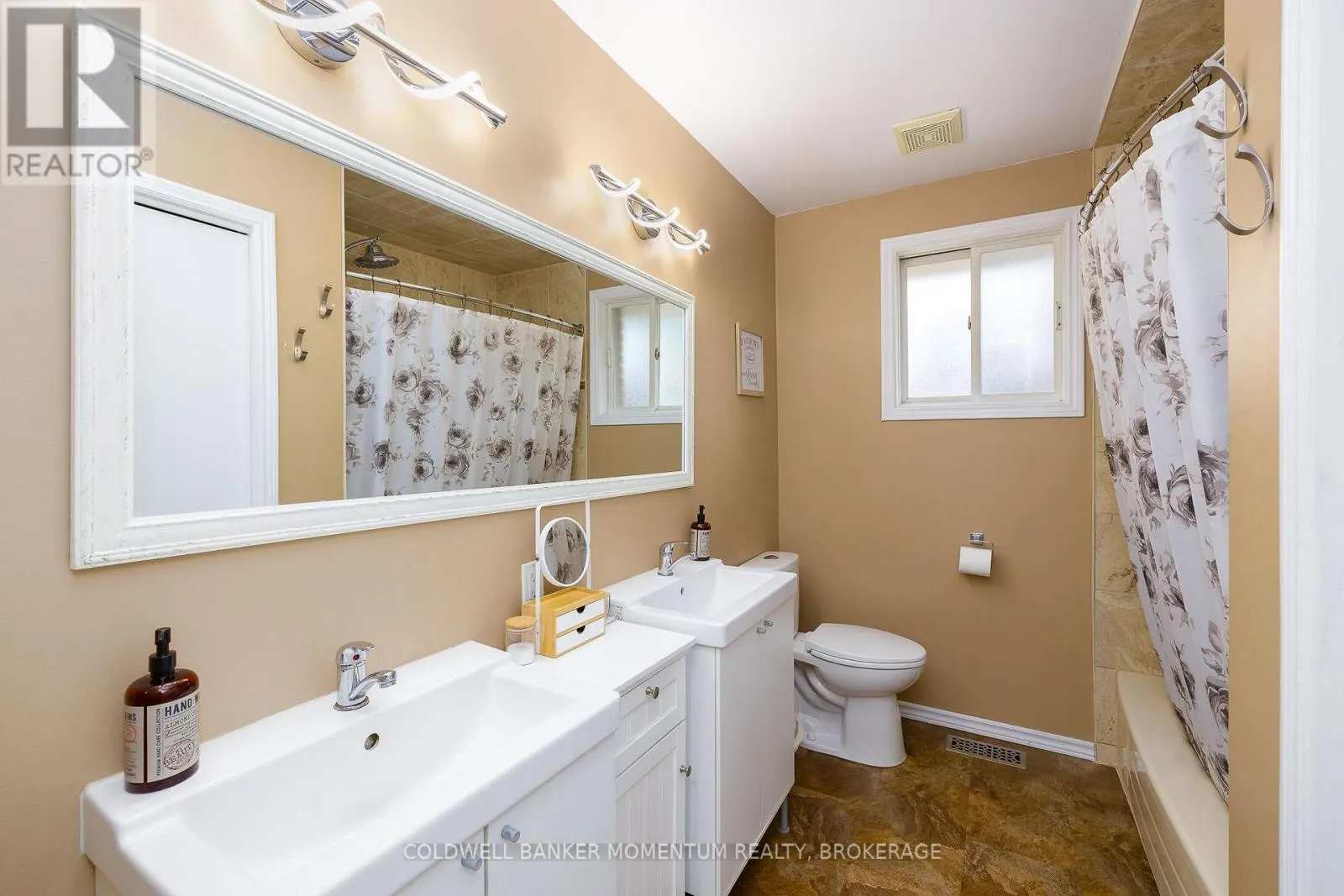 7439 NASRULLAH CRESCENT