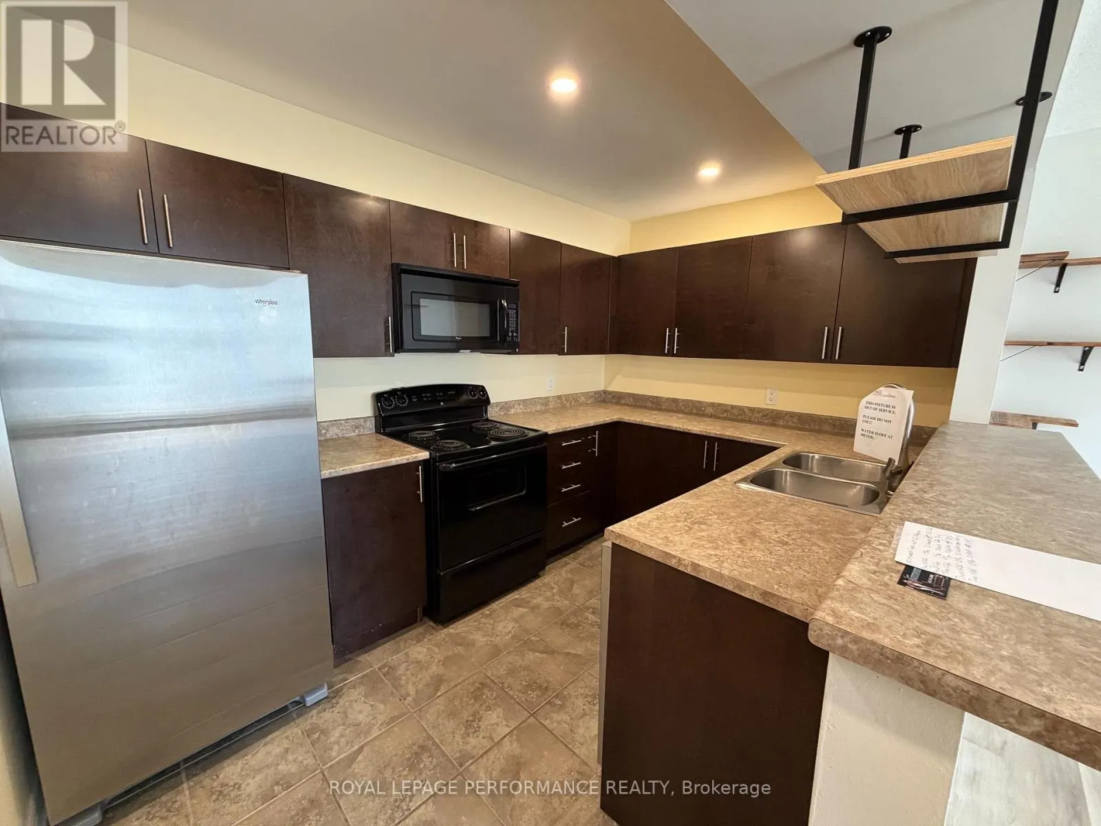 22 - 1250 MCWATTERS ROAD